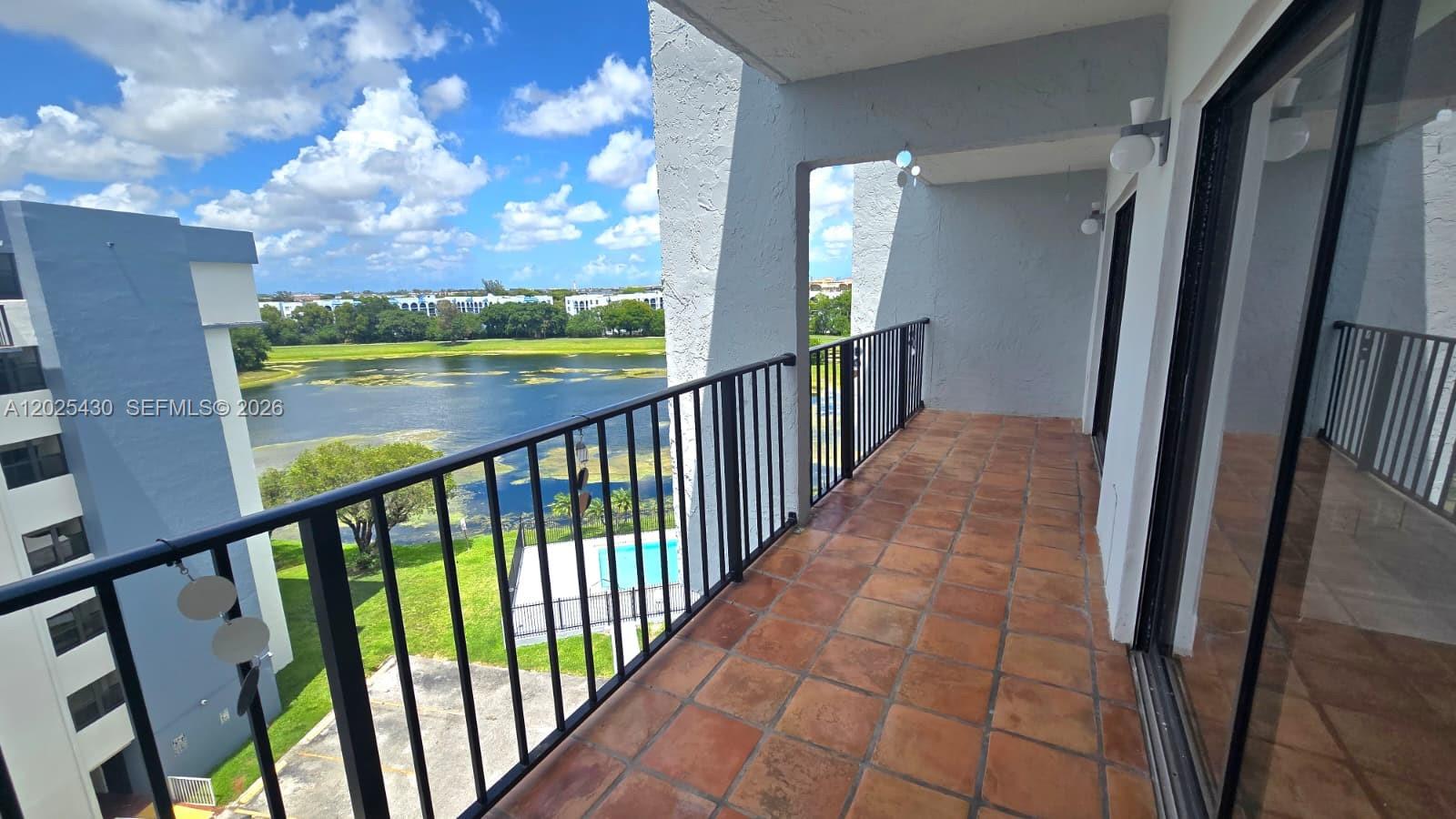 GOLFVIEW CL FONTAINBL PK - Residential Lease
