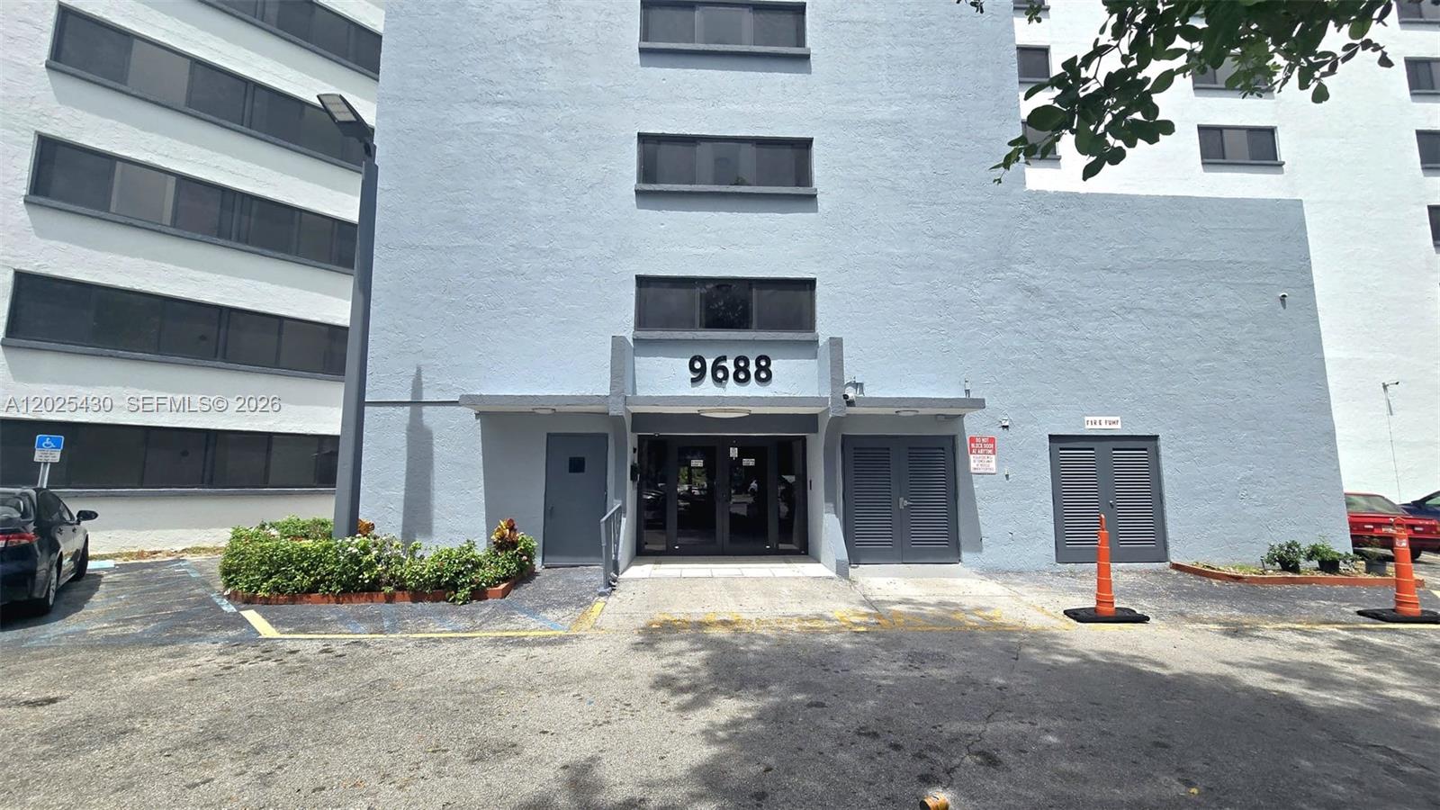 GOLFVIEW CL FONTAINBL PK - Residential Lease