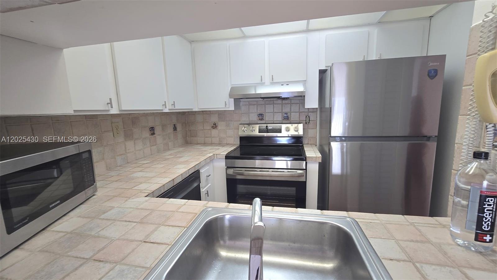 GOLFVIEW CL FONTAINBL PK - Residential Lease