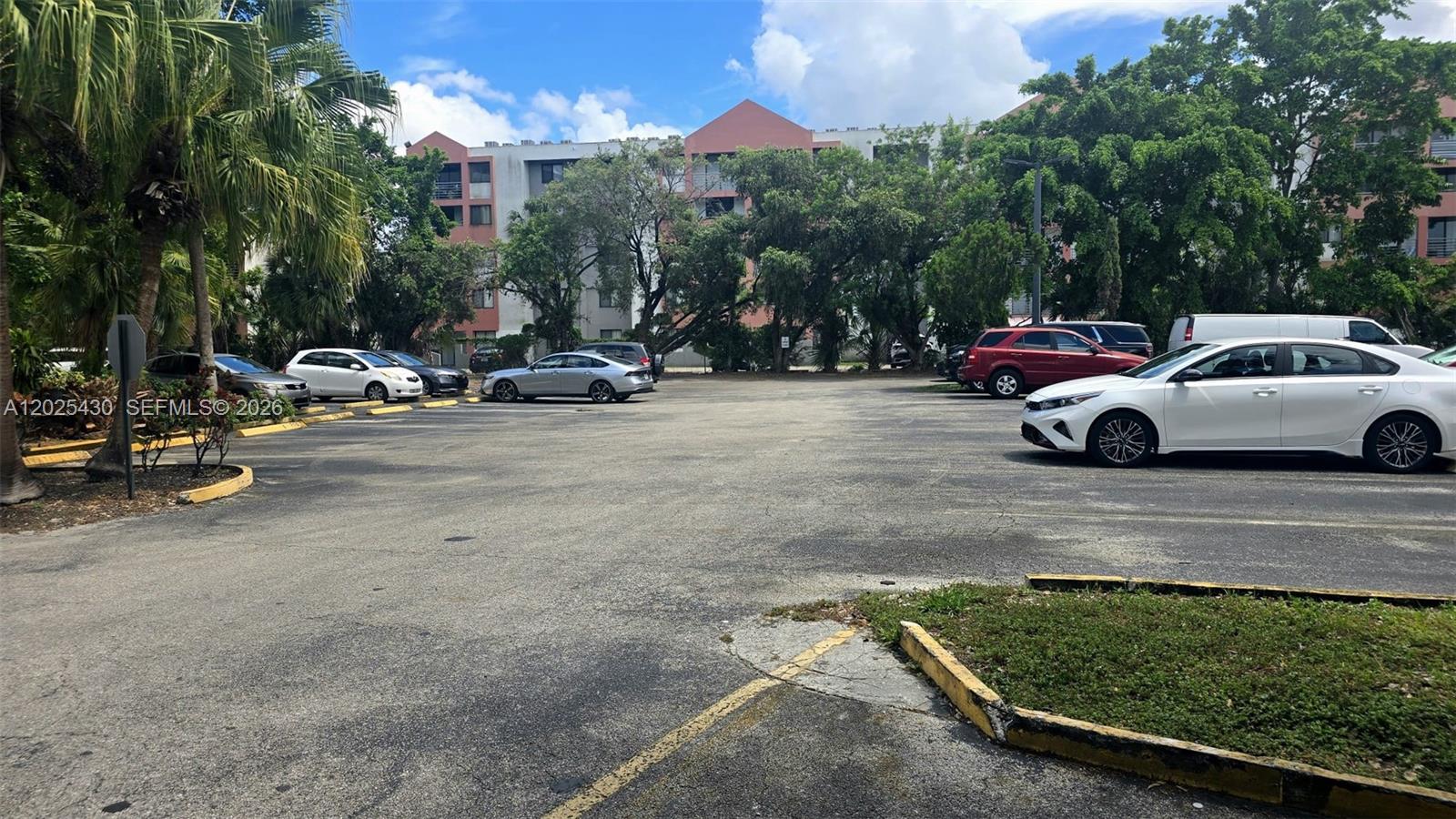 GOLFVIEW CL FONTAINBL PK - Residential Lease
