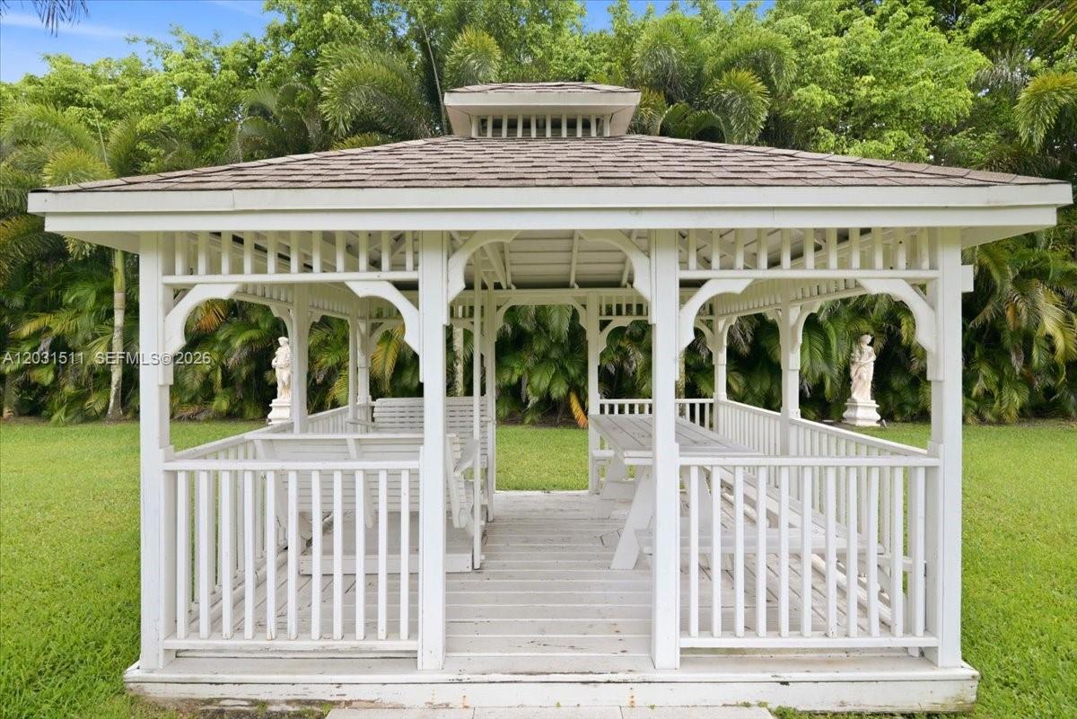 ESTATES OF HIDDEN ACRES - Residential