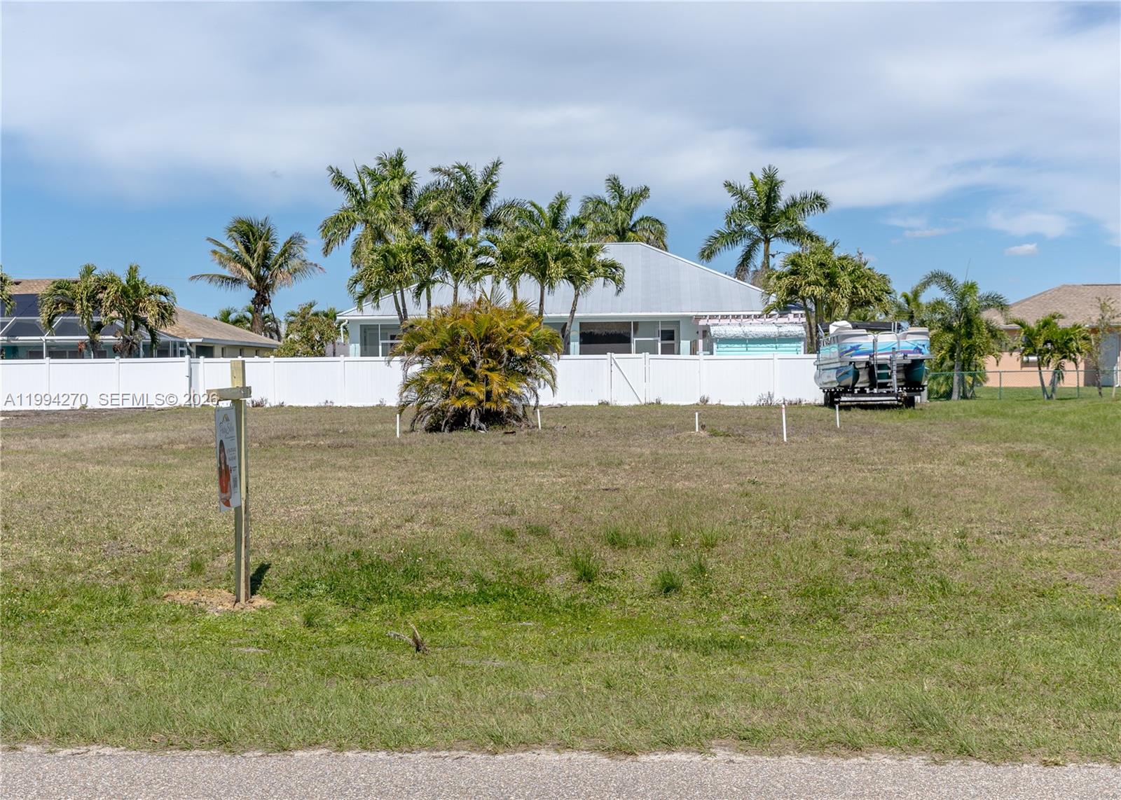 CAPE CORAL - Land
