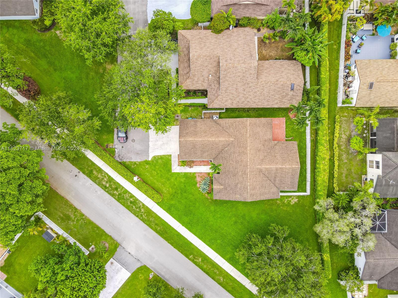 COUNTRY WALK LAKESIDE PAT - Residential Lease