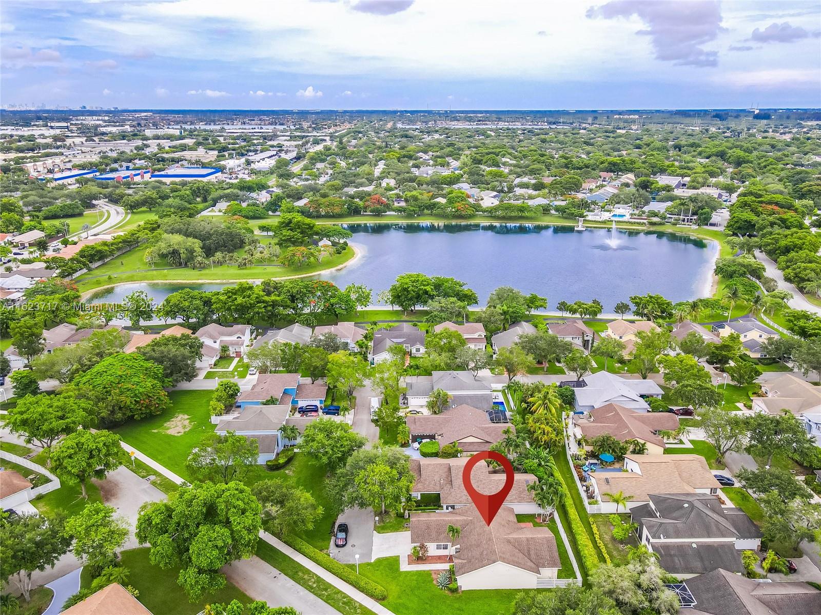 COUNTRY WALK LAKESIDE PAT - Residential Lease