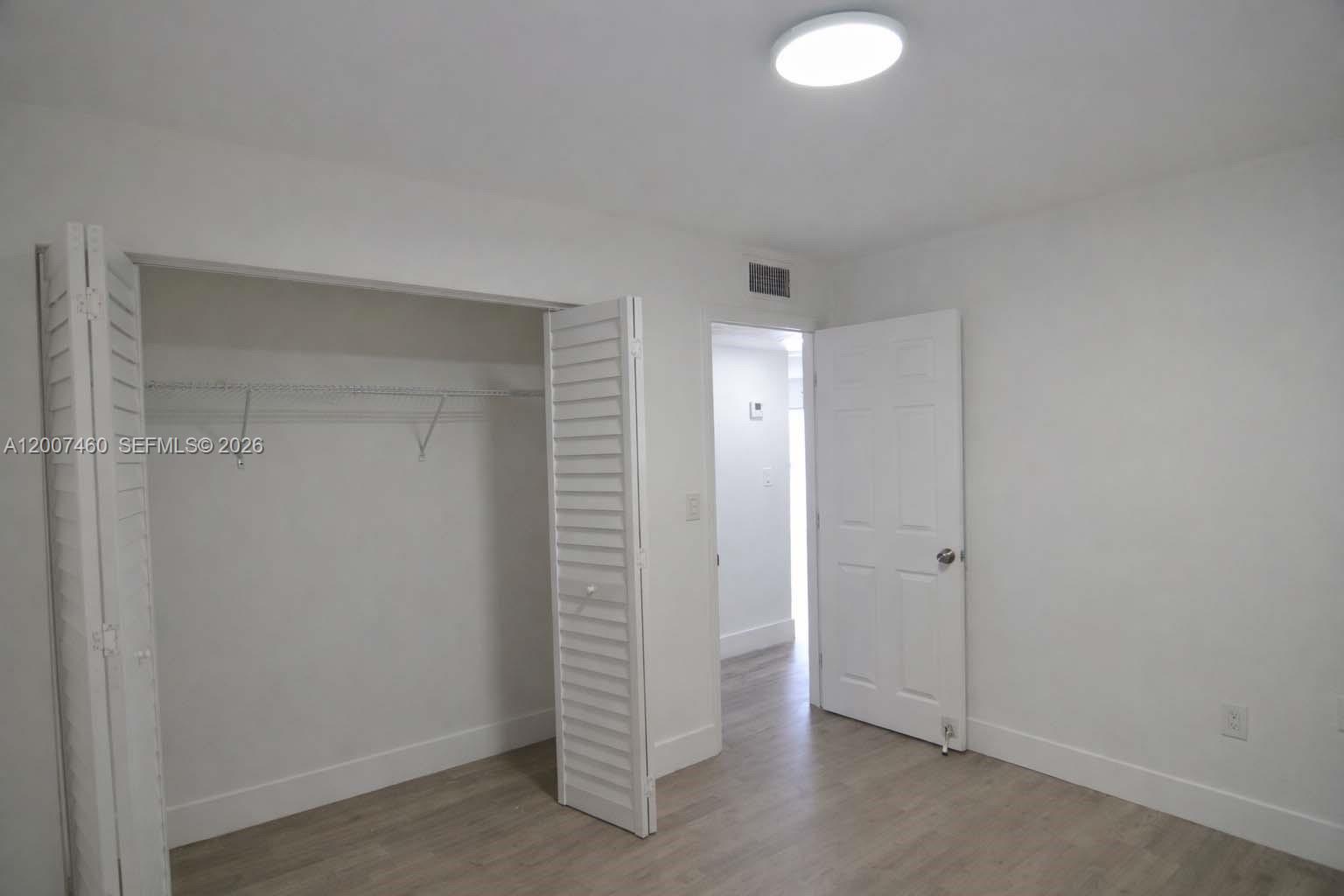 INTERNATIONAL CONDO - Residential