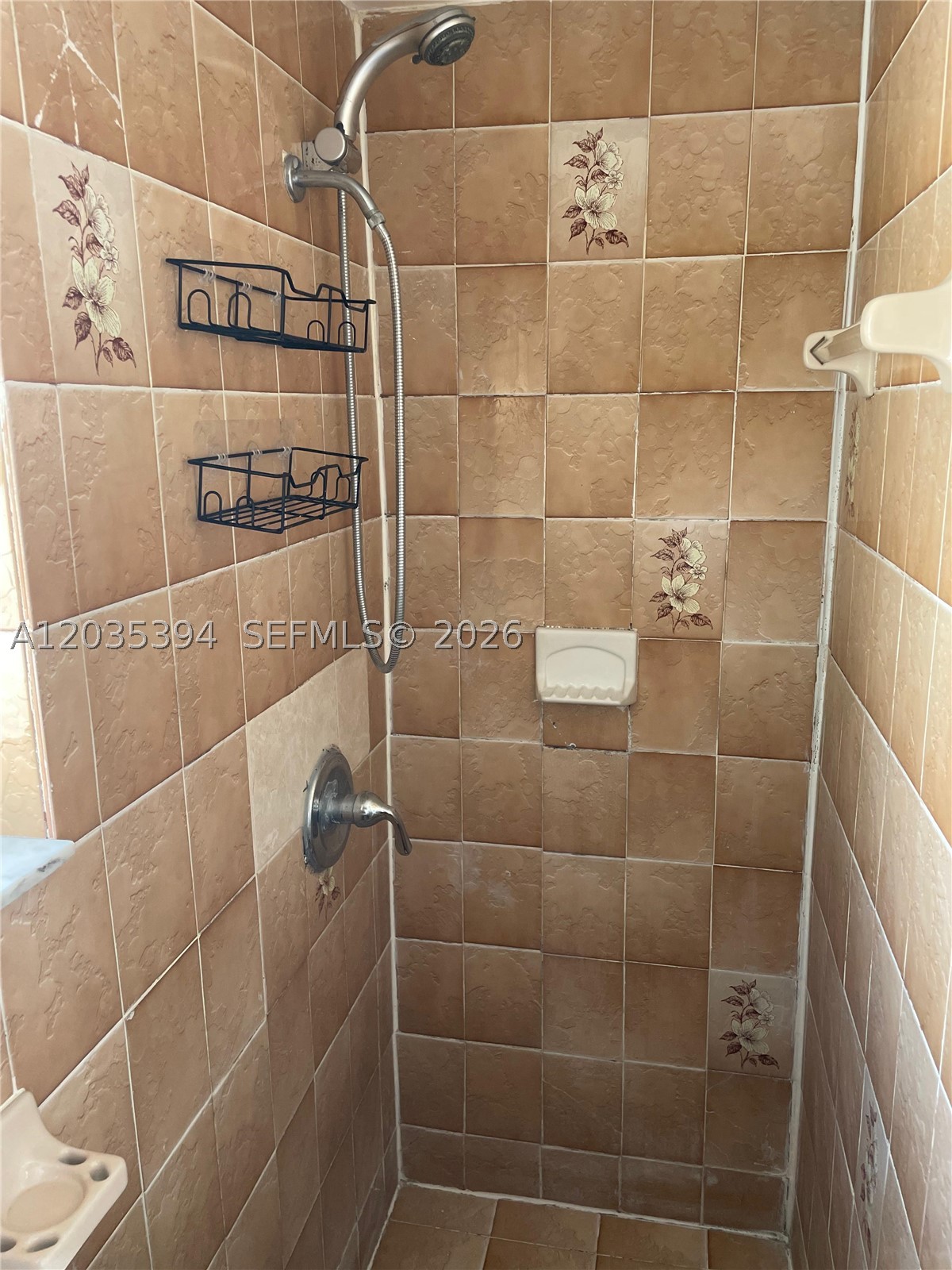 CAROLE ANNE PK 1ST ADDN - Residential Lease