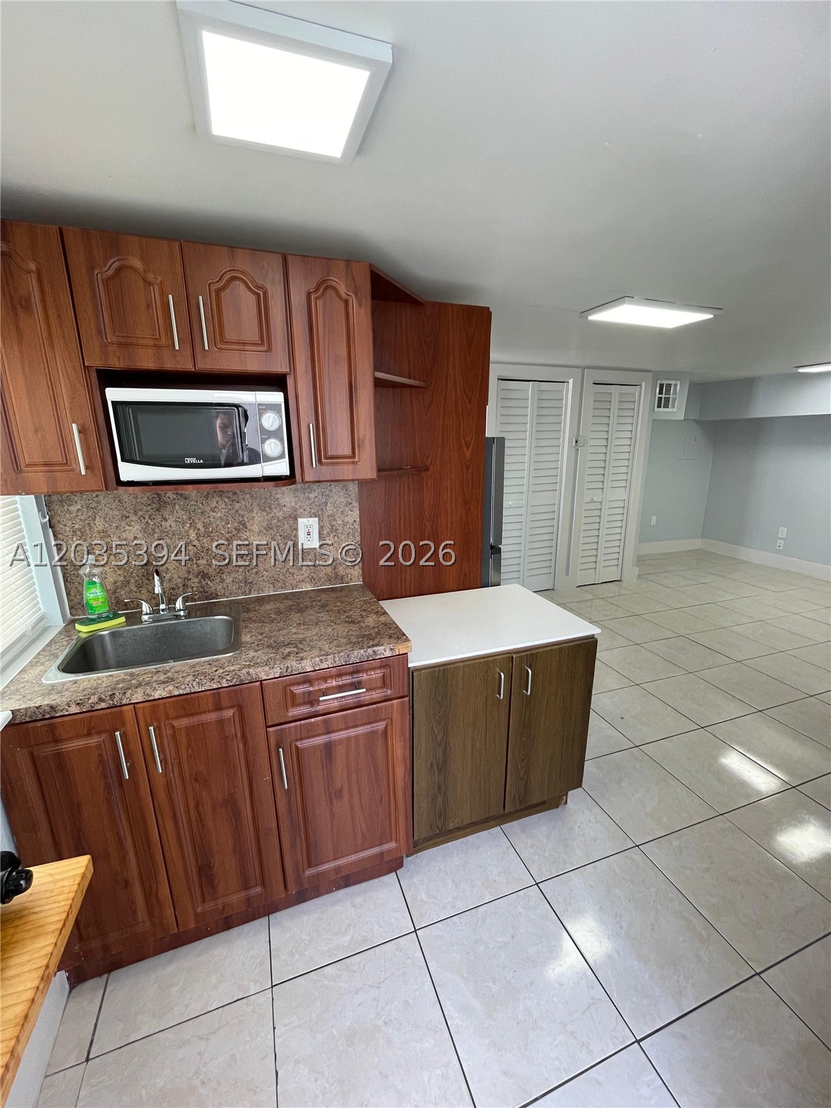 CAROLE ANNE PK 1ST ADDN - Residential Lease