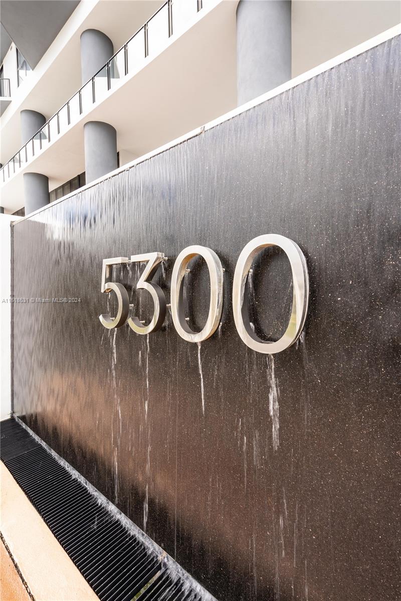 5252 PASEO CONDO - Residential