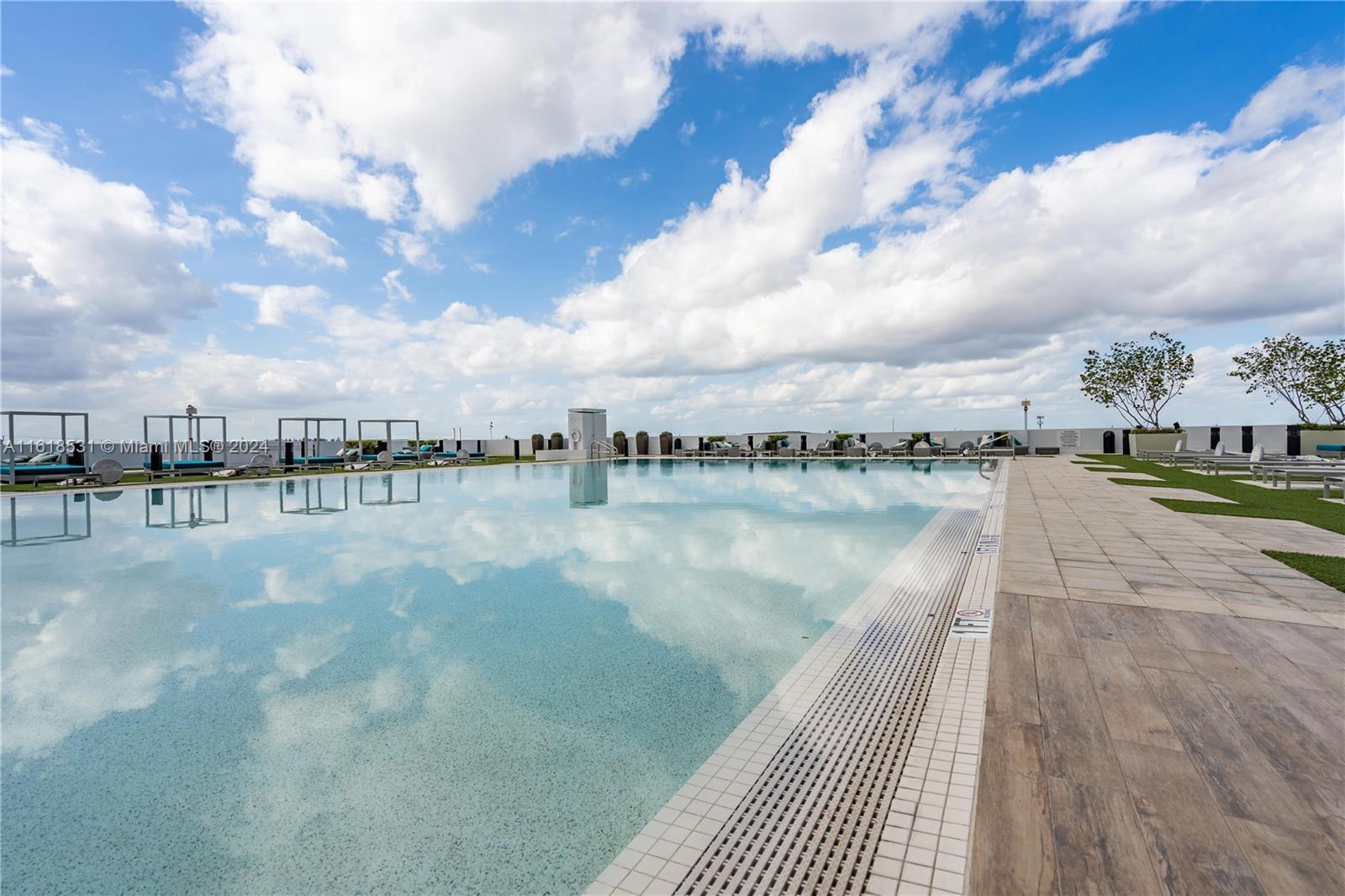5252 PASEO CONDO - Residential
