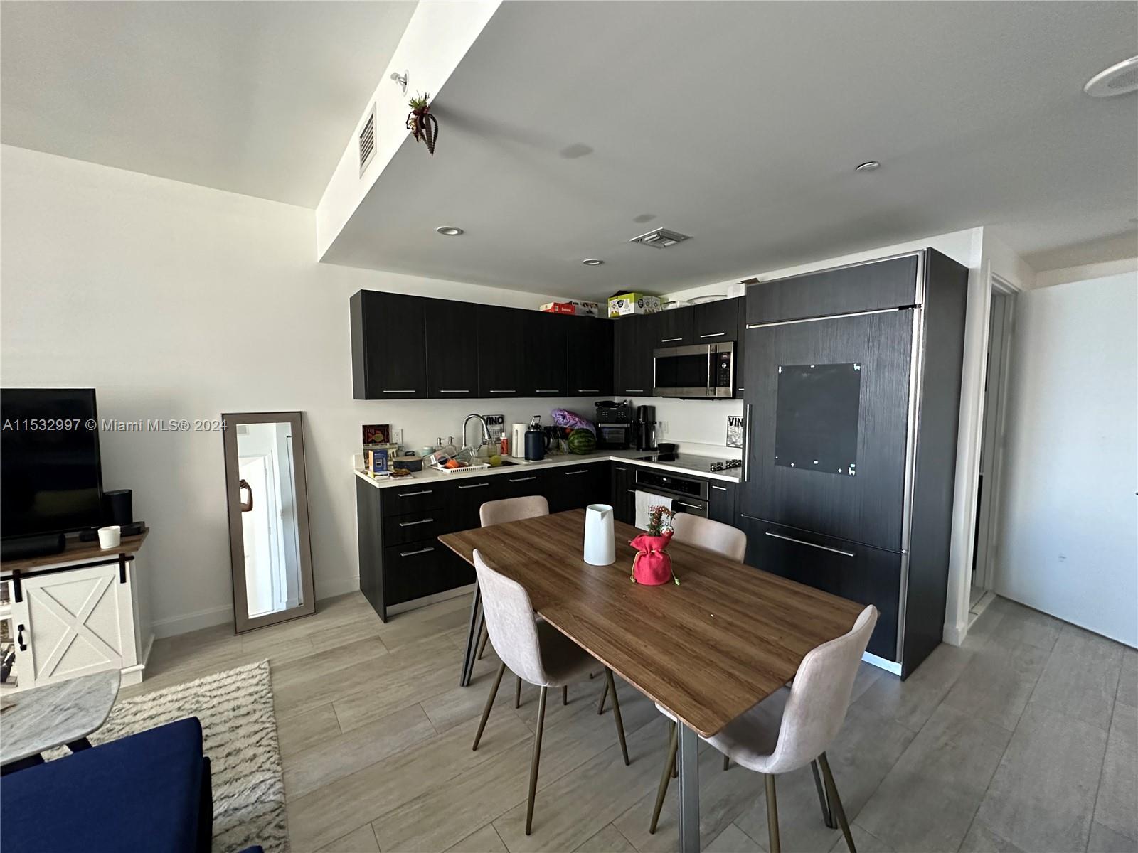 BRICKELL HEIGHTS EAST CON - Residential Lease
