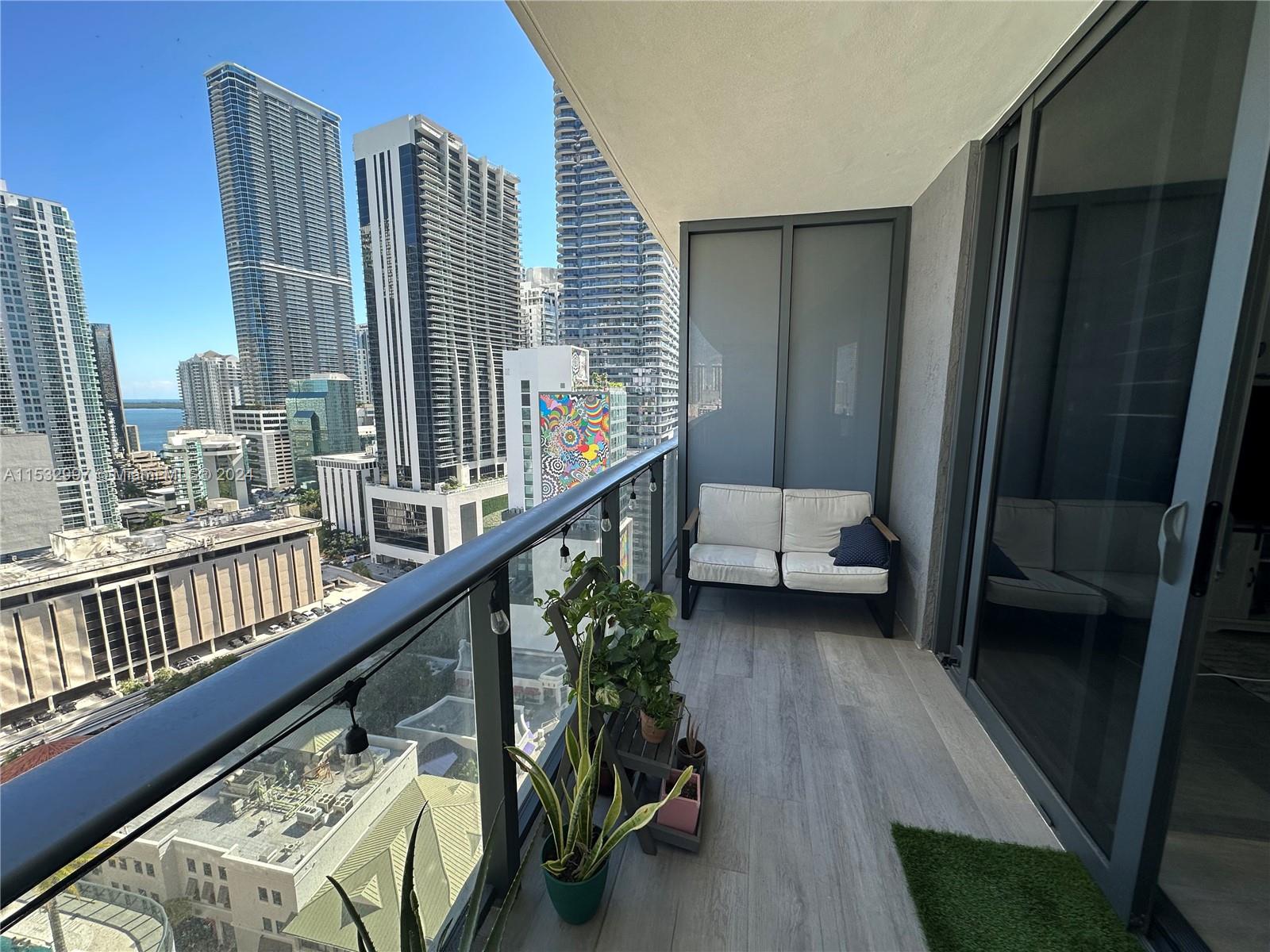 BRICKELL HEIGHTS EAST CON - Residential Lease