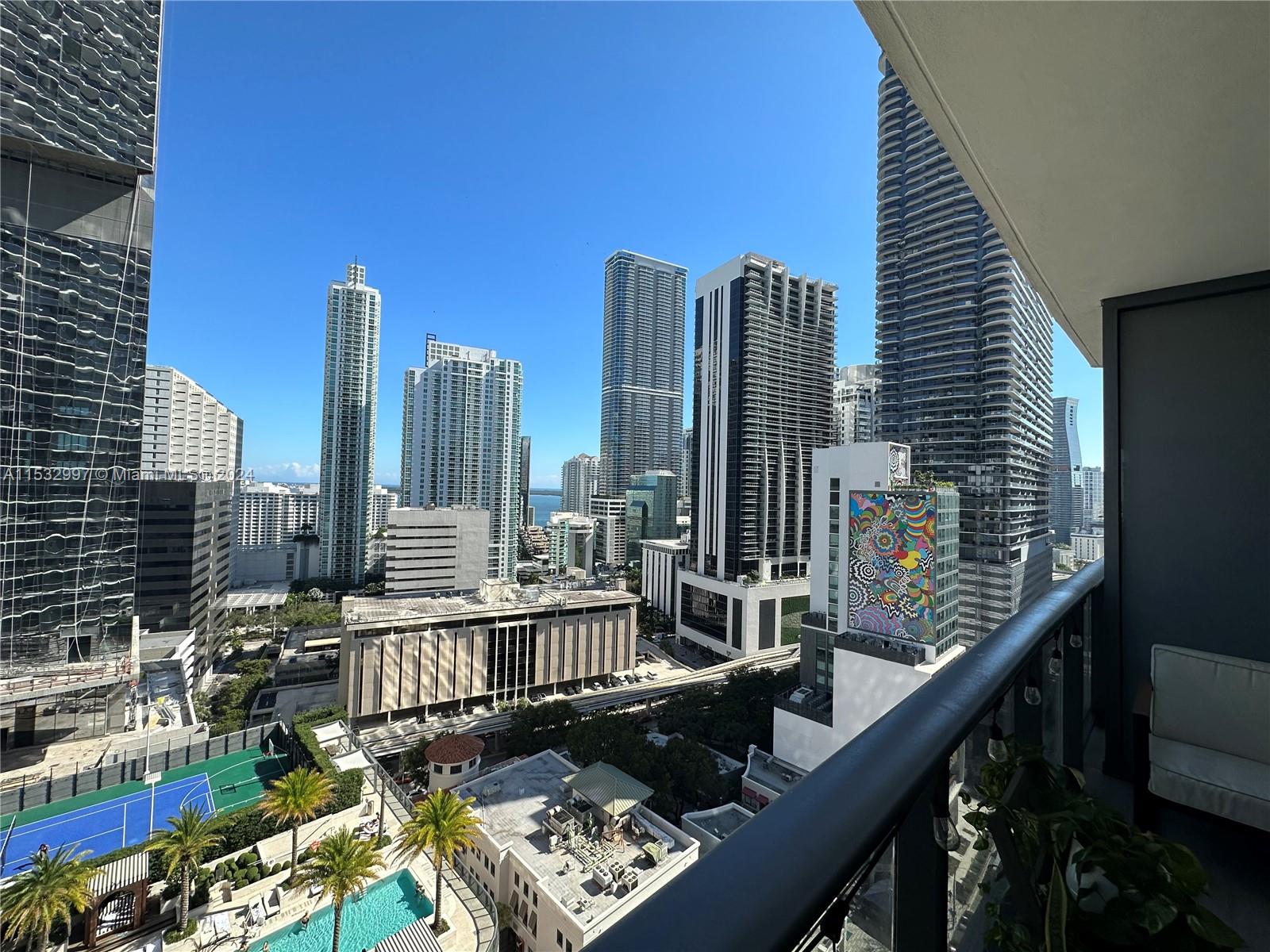 Spectacular Brickell Heights East . 1beds & 2 baths + Den Unit. Amazing City and Bay views, porcelain floors, modern kitchen , floor to ceiling windows and open balcony. Great amenities featuring 2 pools and jacuzzi, media room, business center, 24hs security, valet and concierge. The unit has East exposure views. Located in the heart of Brickell, is near Museum Park, the Design District, Wynwood, PAMM, and American Airlines Arena. Close to Restaurants, Brickell CITI CENTRE and shops at Mary Brickell Village . Designed by the famed Arquitectonica and David Rockwell. AVAILABLE TO SHOW MARCH 11.