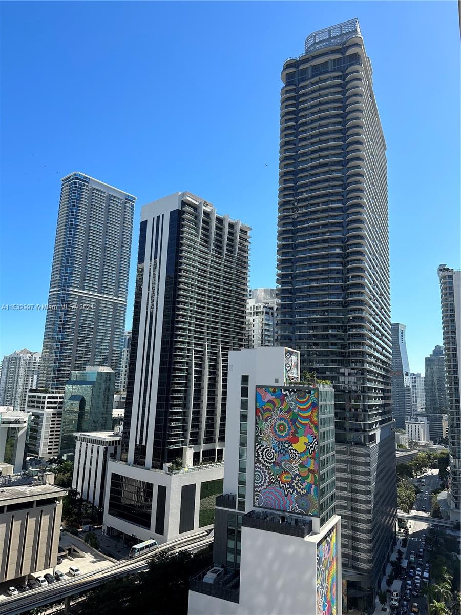 BRICKELL HEIGHTS EAST CON - Residential Lease