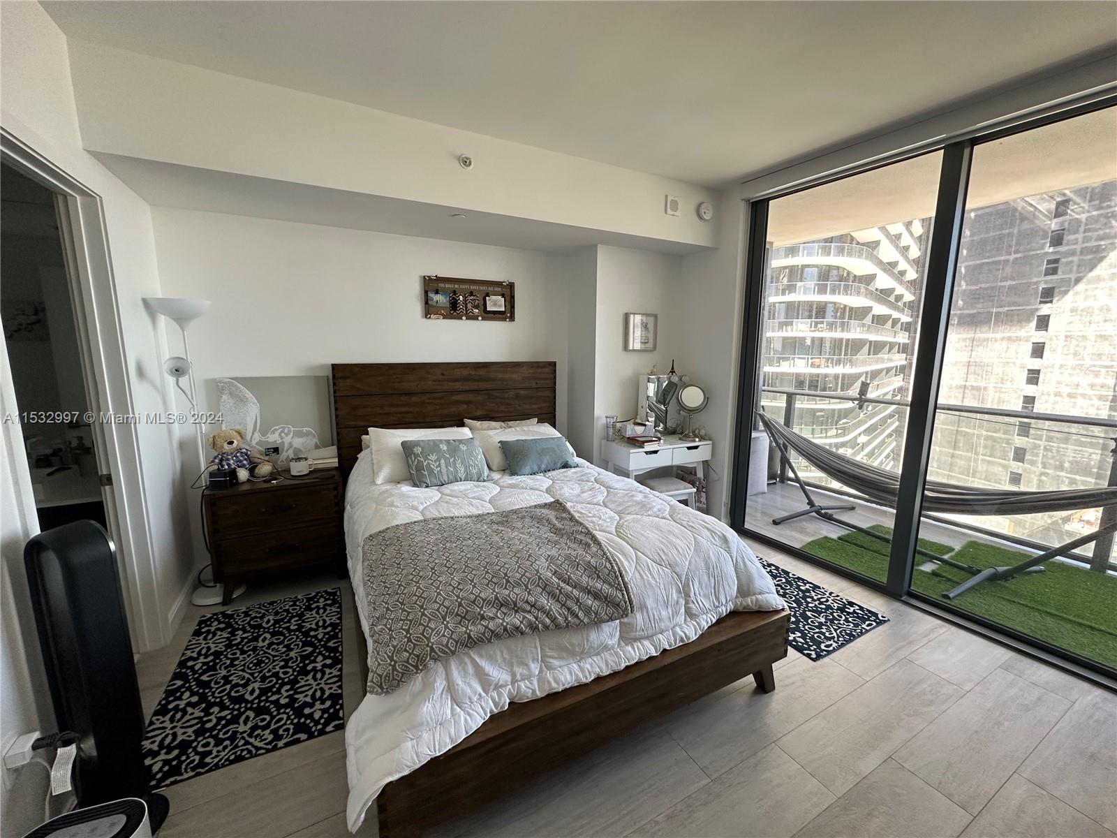 BRICKELL HEIGHTS EAST CON - Residential Lease