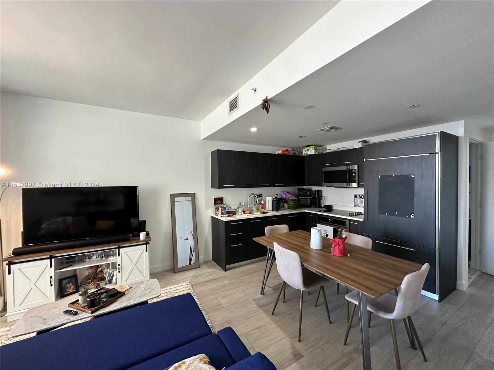 BRICKELL HEIGHTS EAST CON - Residential Lease
