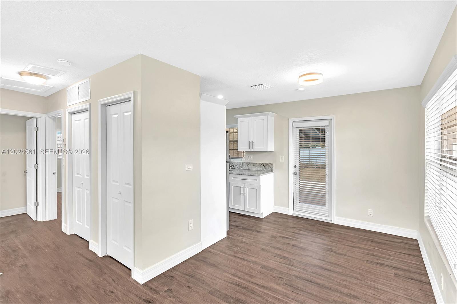 LAKE LUCERNE SEC 1 - Residential Lease