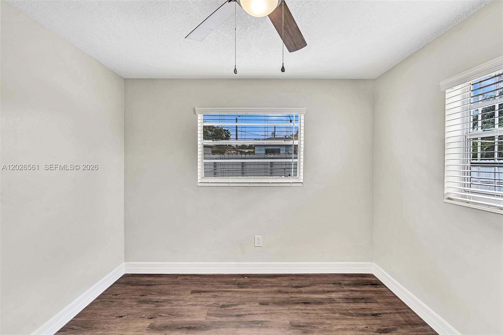 LAKE LUCERNE SEC 1 - Residential Lease