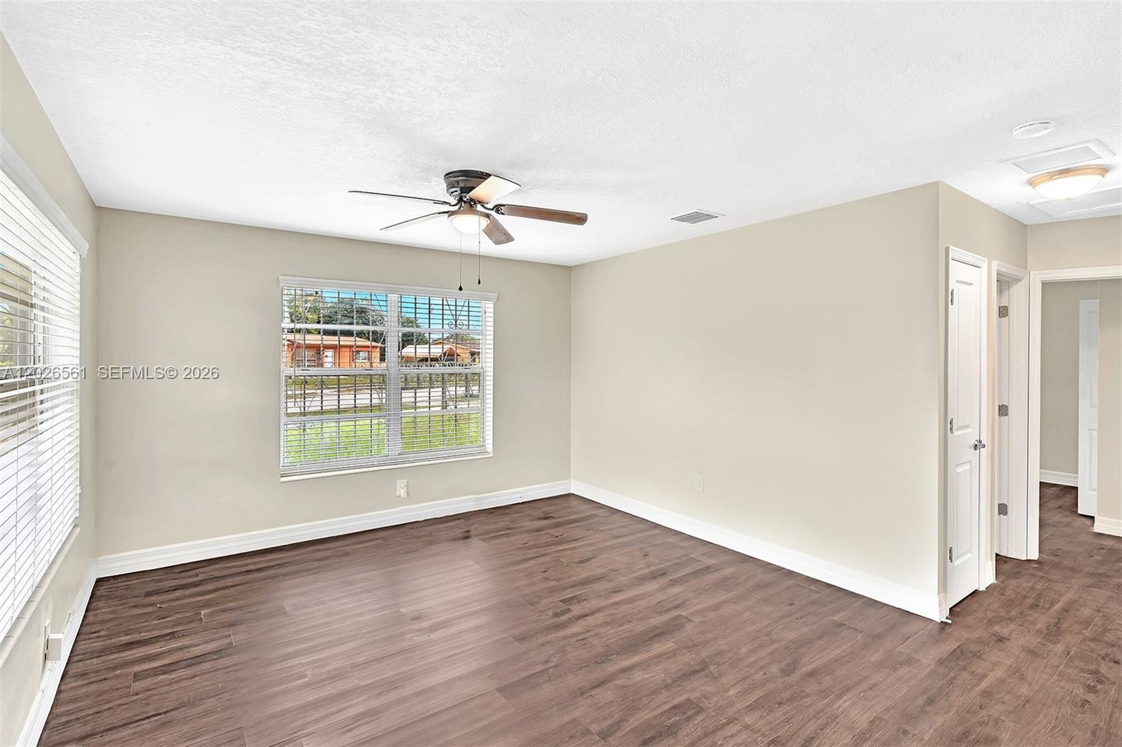 LAKE LUCERNE SEC 1 - Residential Lease