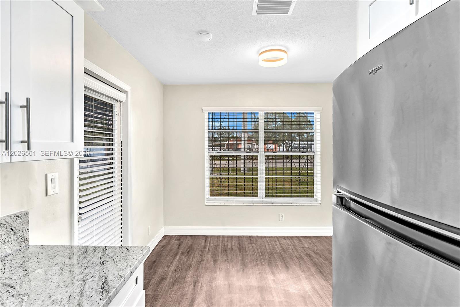 LAKE LUCERNE SEC 1 - Residential Lease