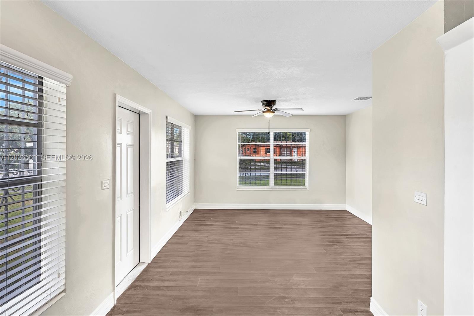 LAKE LUCERNE SEC 1 - Residential Lease