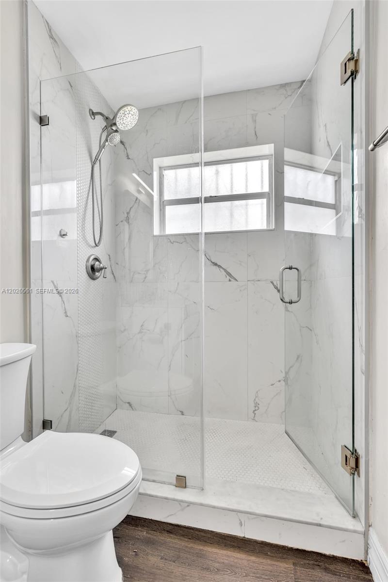 LAKE LUCERNE SEC 1 - Residential Lease