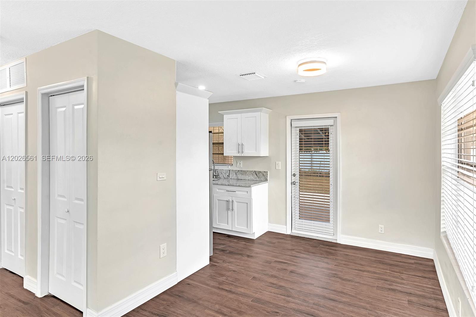 LAKE LUCERNE SEC 1 - Residential Lease