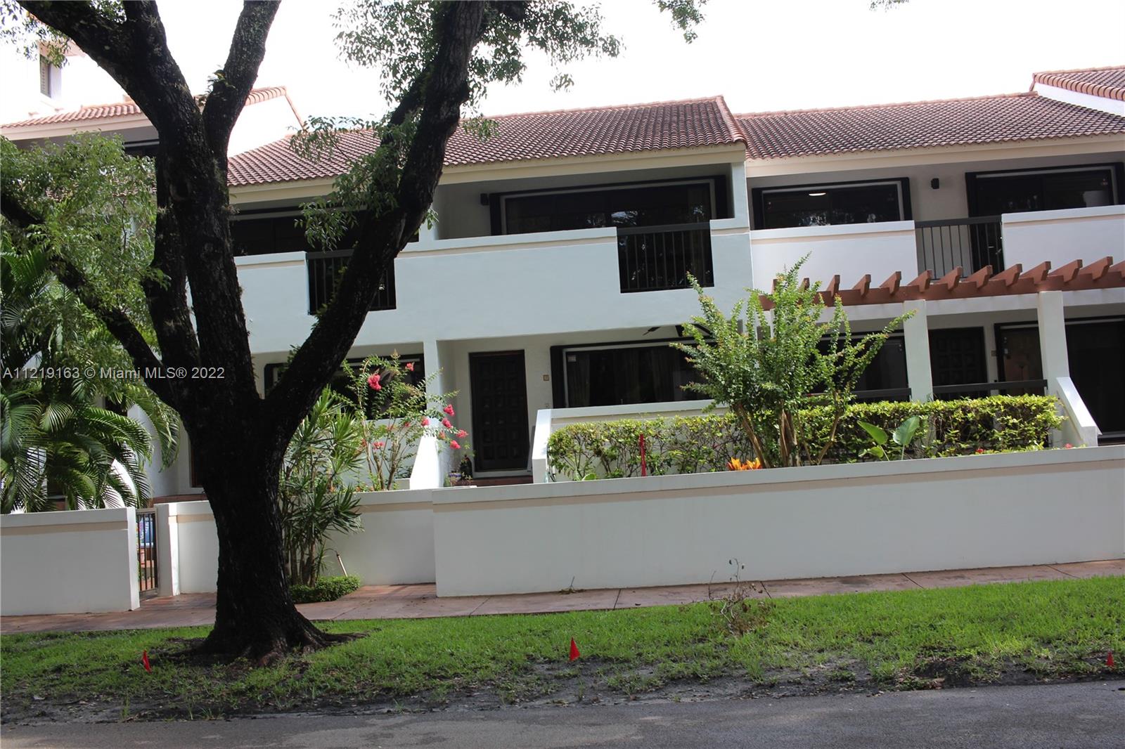 BILTMORE COURT VILLAS CON - Residential Lease