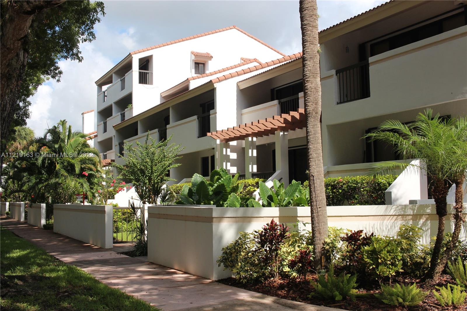 BILTMORE COURT VILLAS CON - Residential Lease