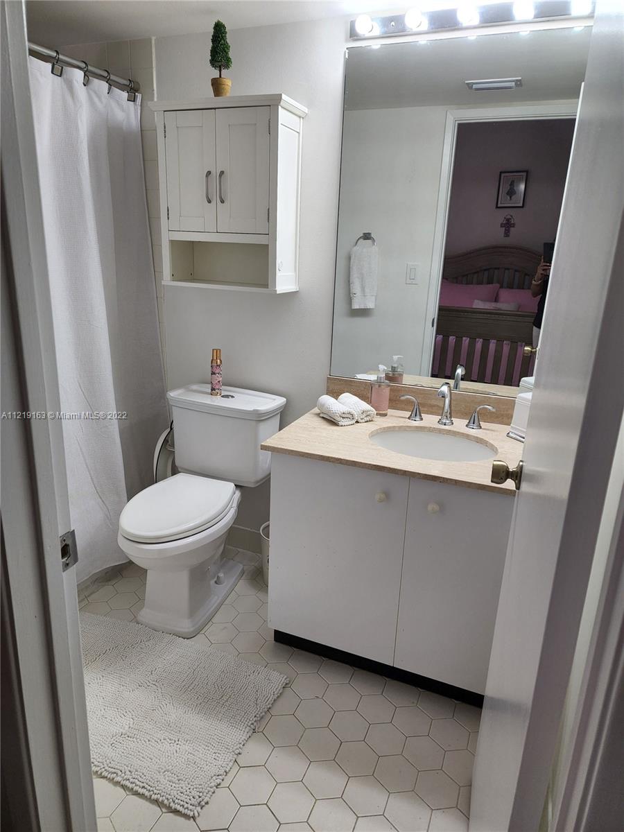 BILTMORE COURT VILLAS CON - Residential Lease
