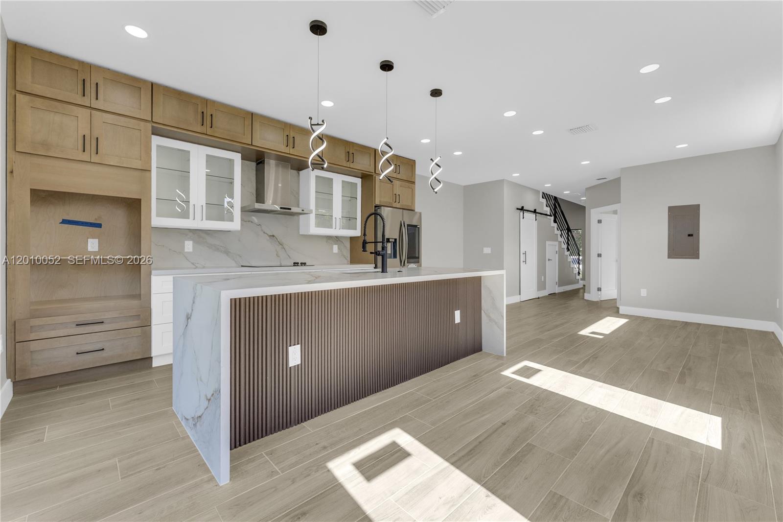 17TH AVE MANOR - Residential Income
