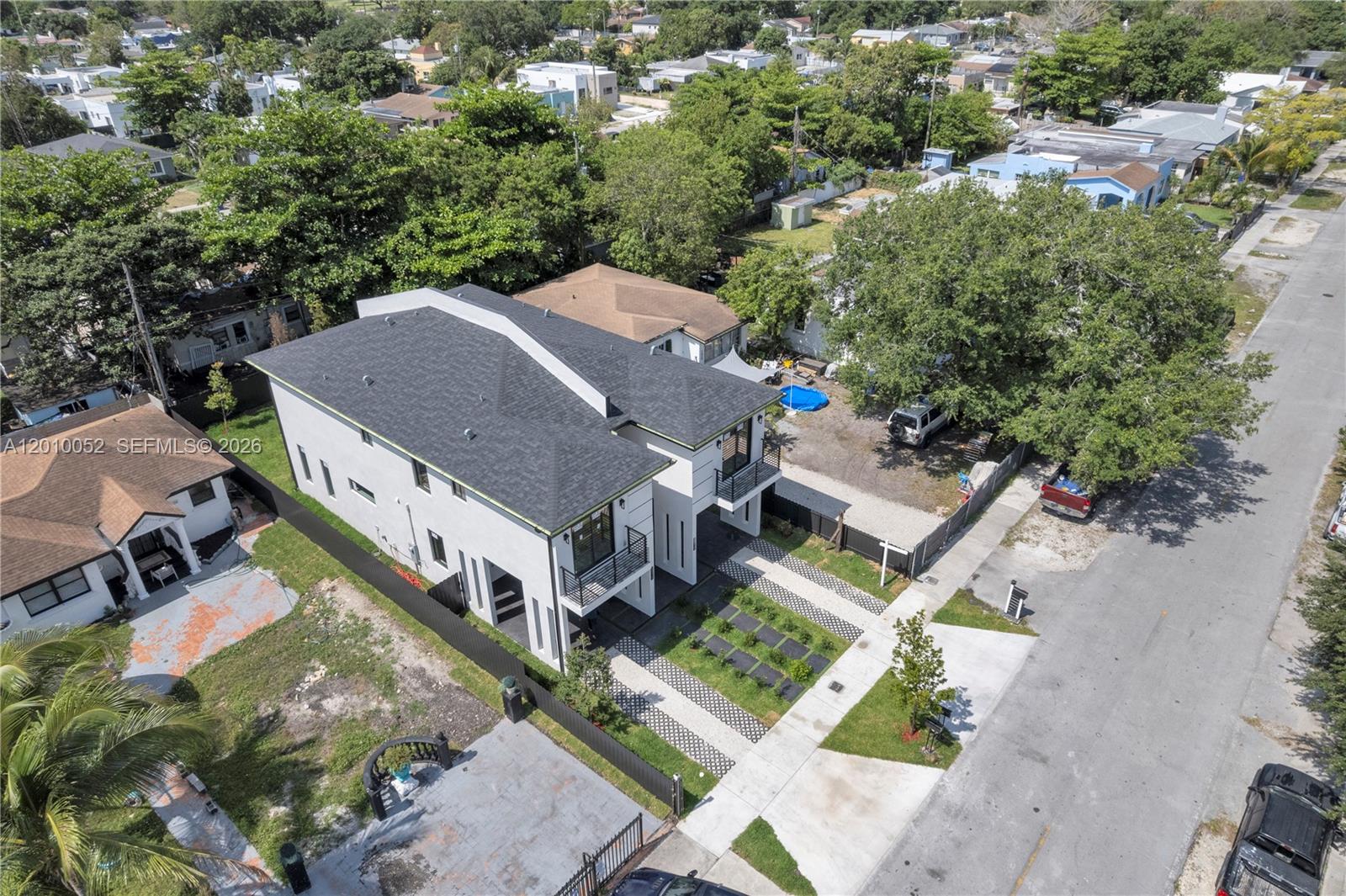 17TH AVE MANOR - Residential Income