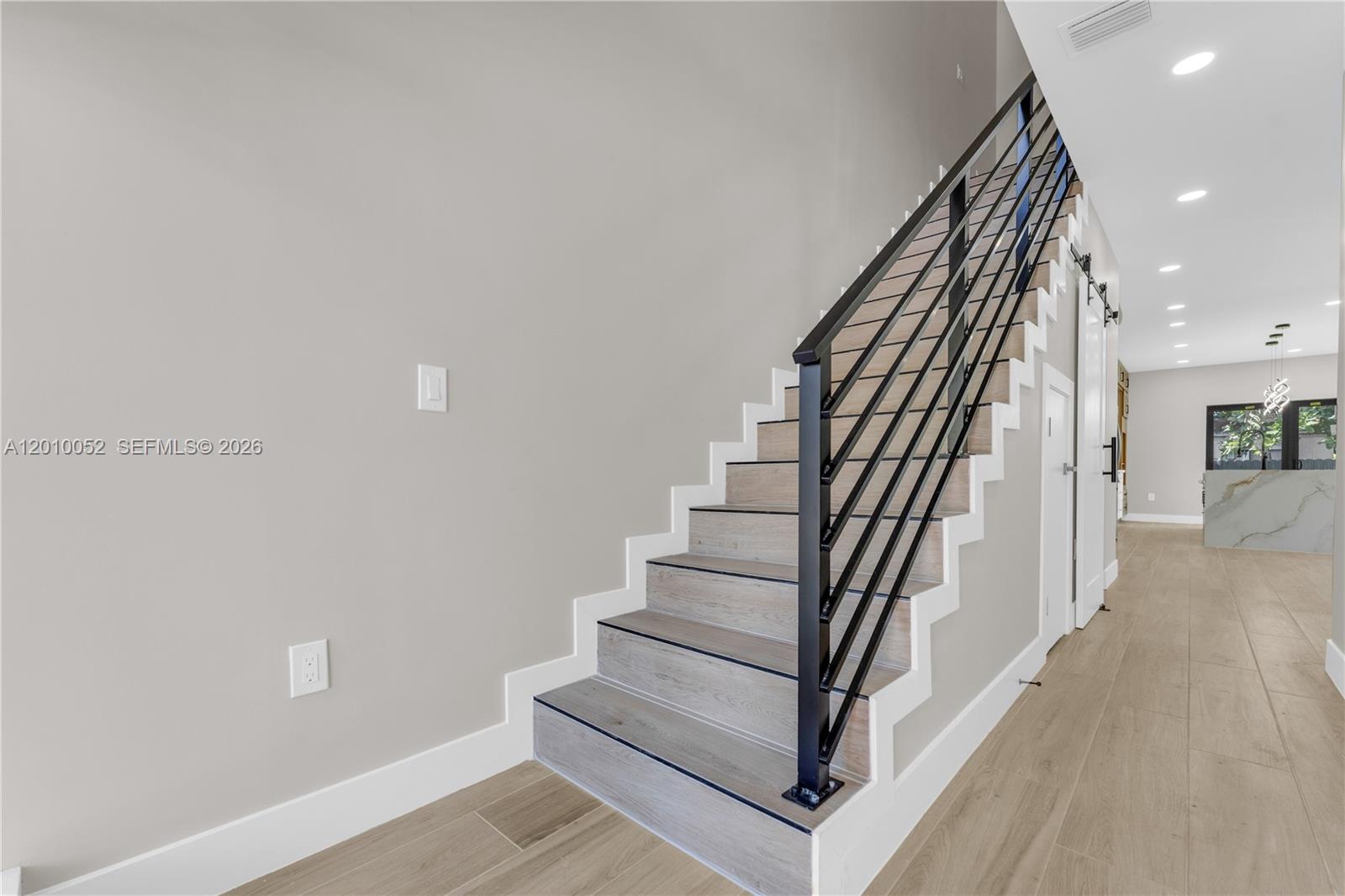 17TH AVE MANOR - Residential Income
