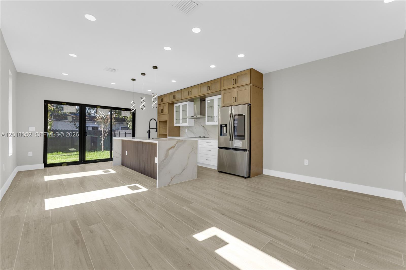 17TH AVE MANOR - Residential Income