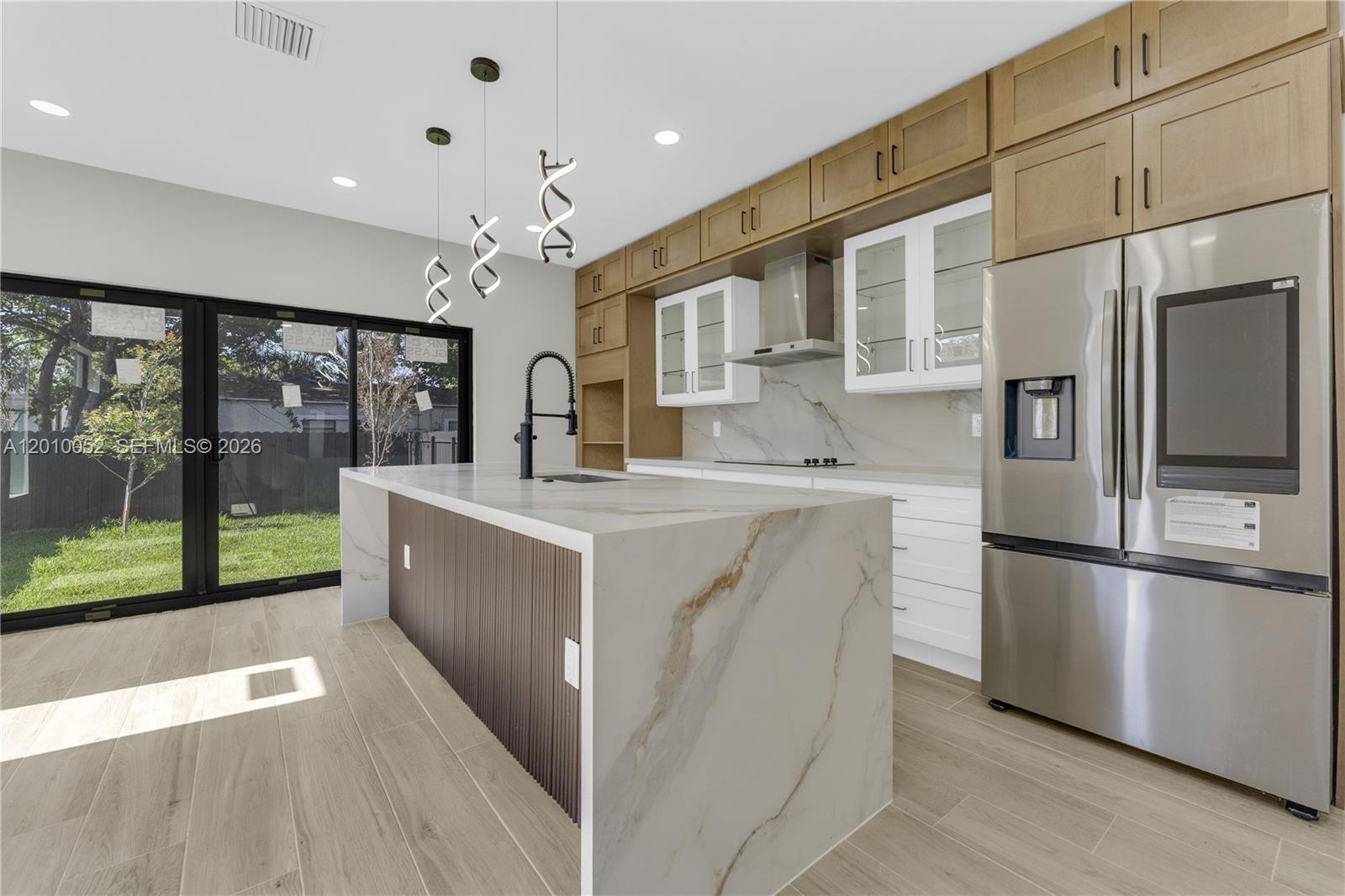 17TH AVE MANOR - Residential Income