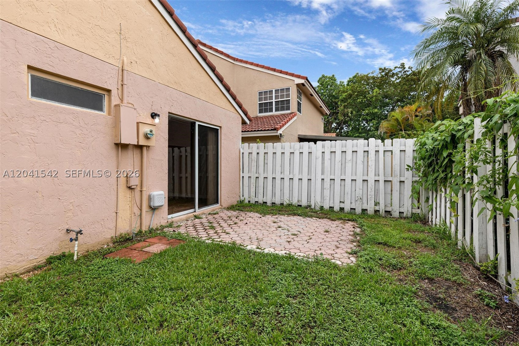 COUNTRY ISLES GARDEN HOME - Residential