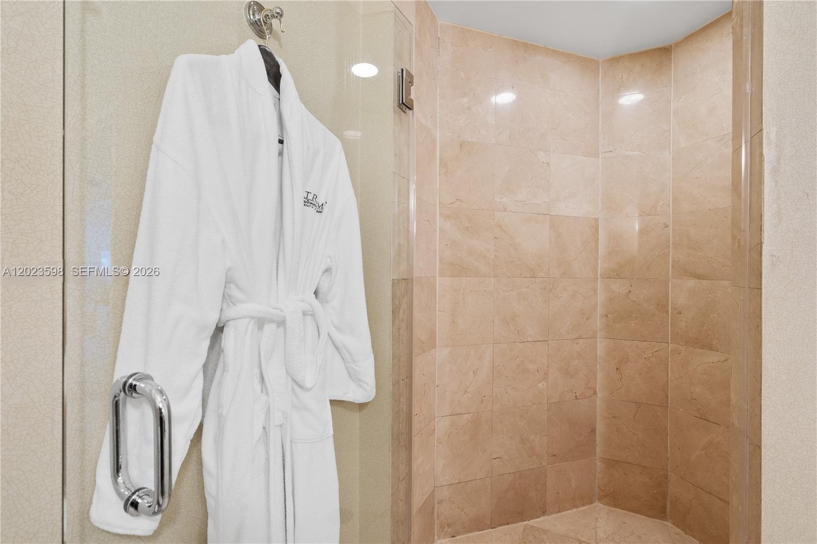 TRUMP INTERNATIONAL SONES - Residential