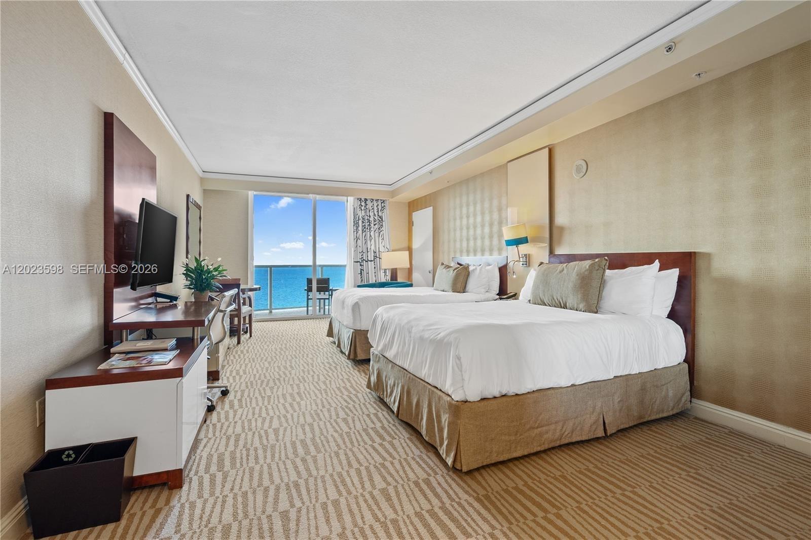 TRUMP INTERNATIONAL SONES - Residential