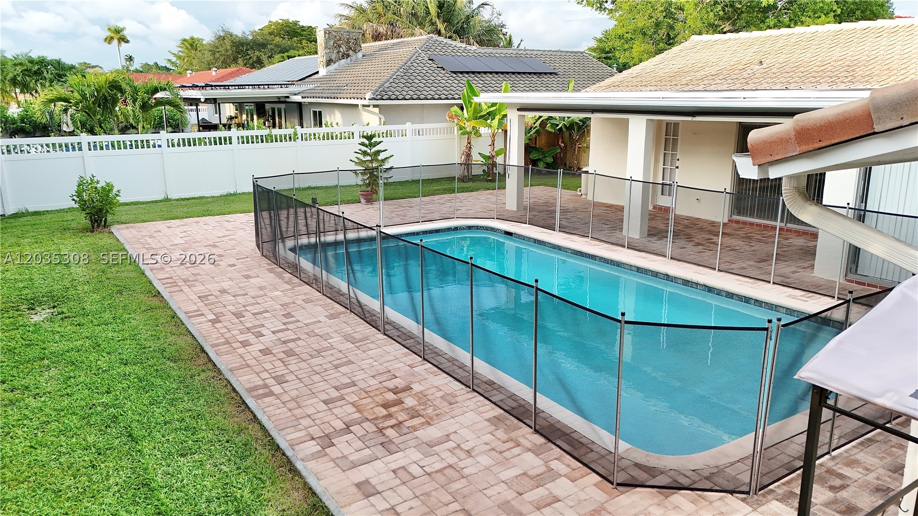 CORAL SPRINGS COUNTRY CLU - Residential