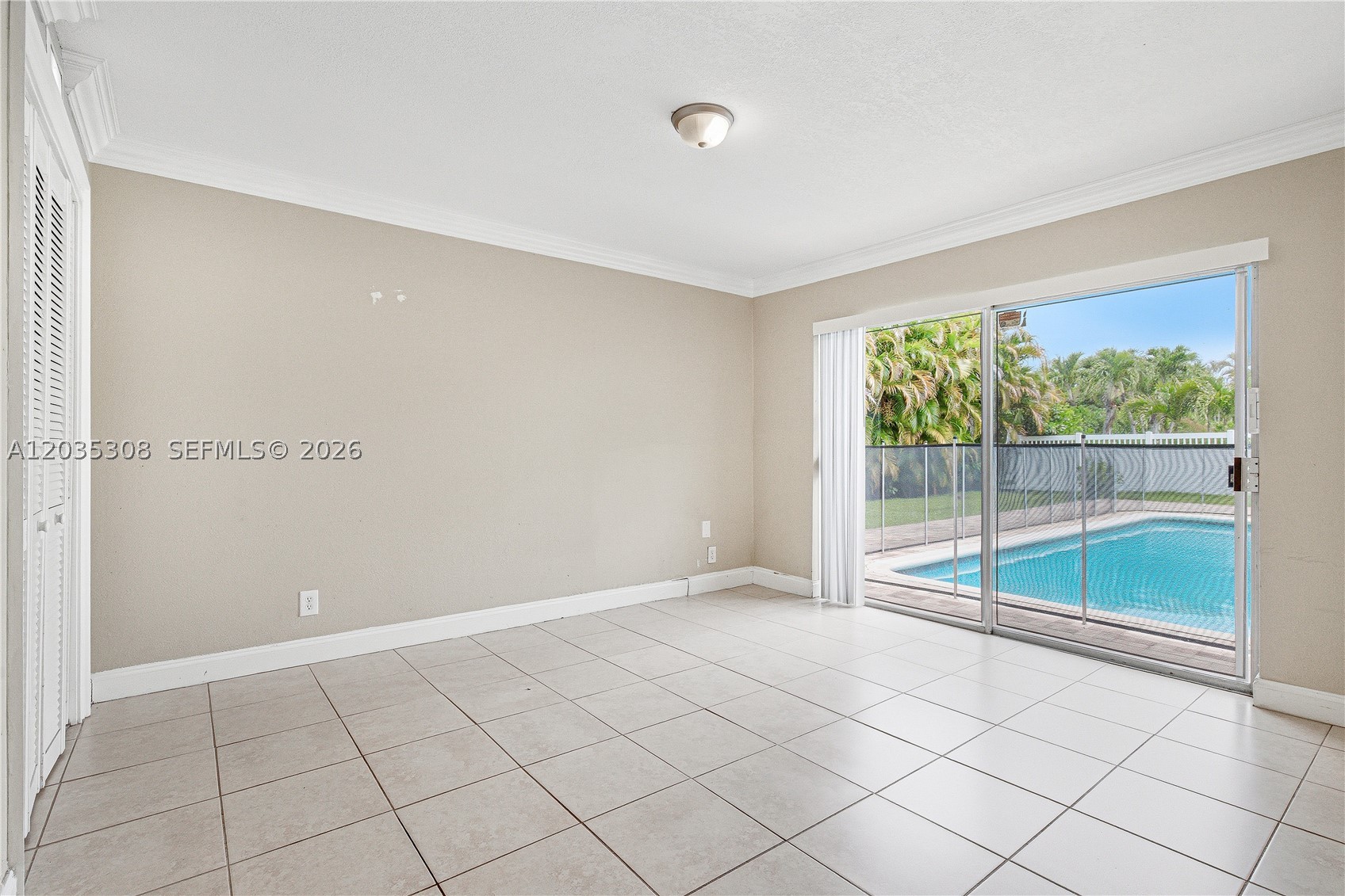 CORAL SPRINGS COUNTRY CLU - Residential