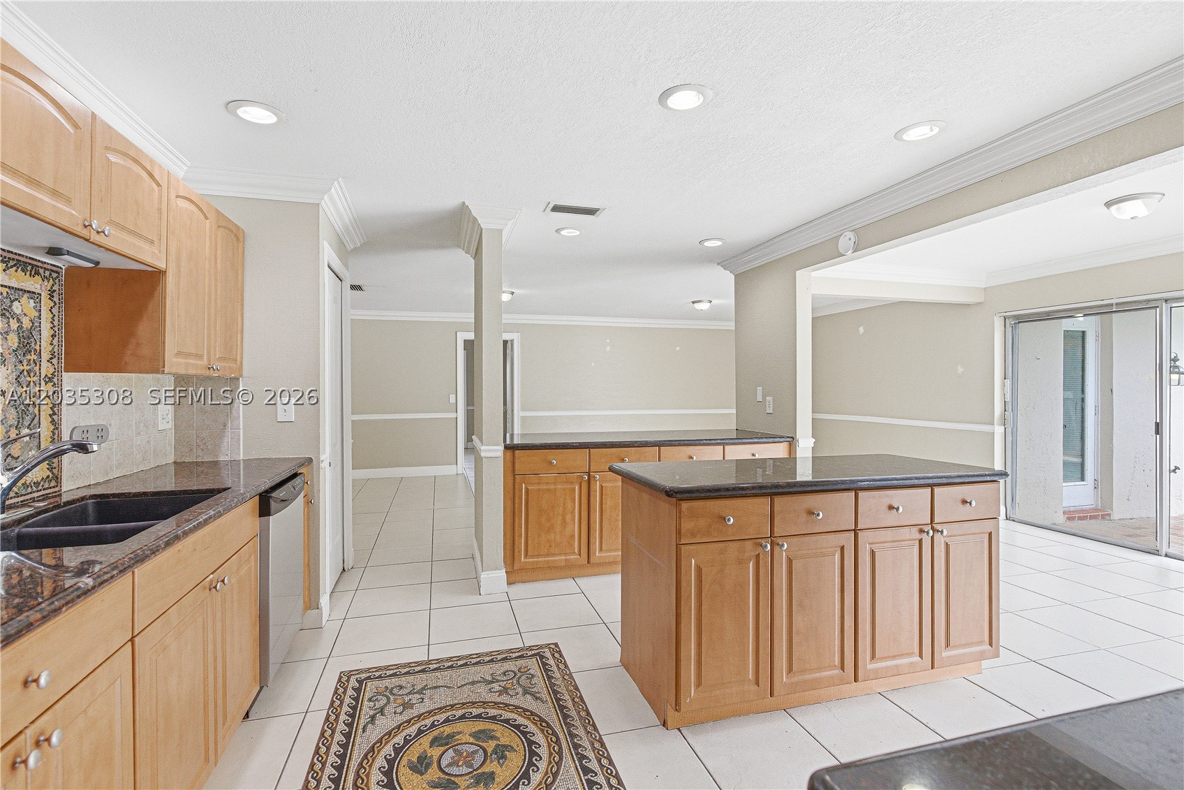 CORAL SPRINGS COUNTRY CLU - Residential