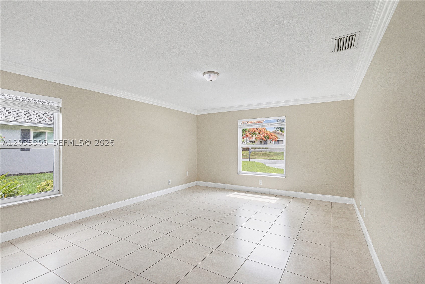 CORAL SPRINGS COUNTRY CLU - Residential