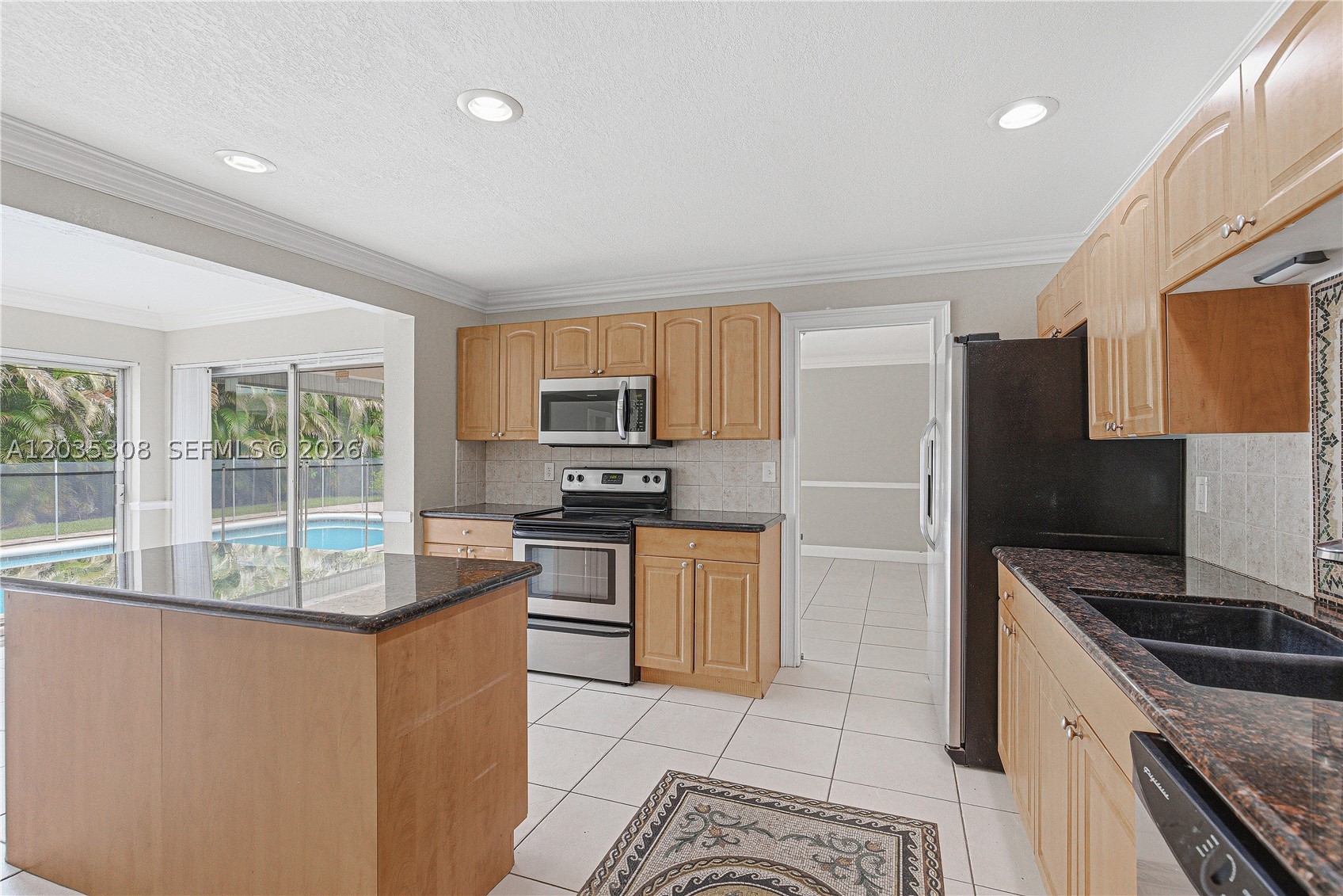 CORAL SPRINGS COUNTRY CLU - Residential