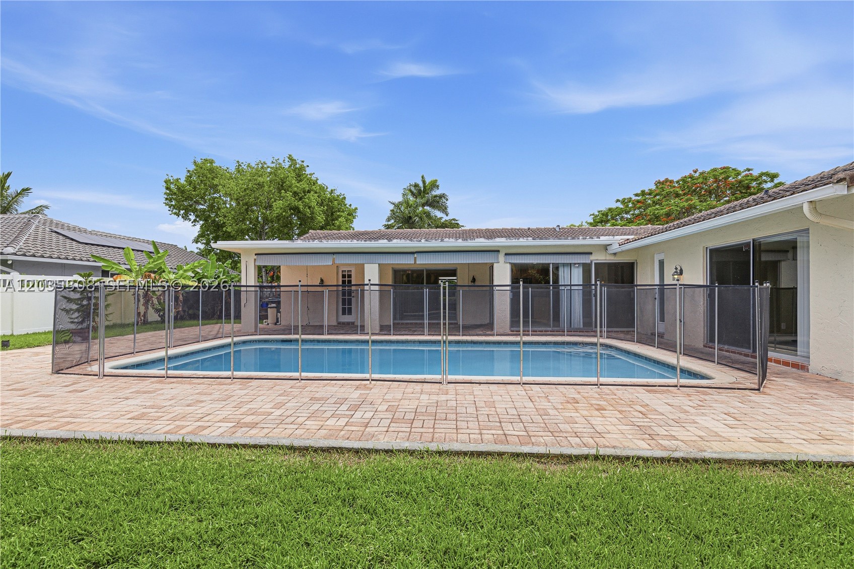 CORAL SPRINGS COUNTRY CLU - Residential