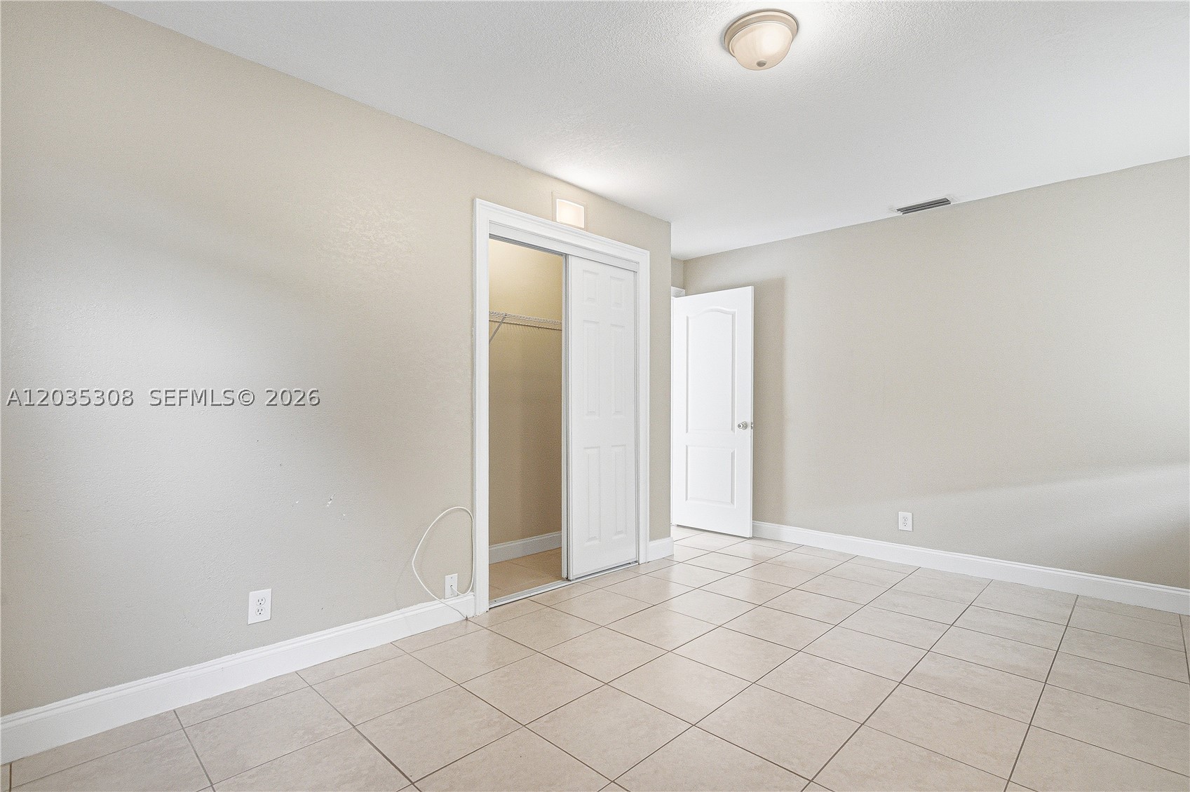 CORAL SPRINGS COUNTRY CLU - Residential
