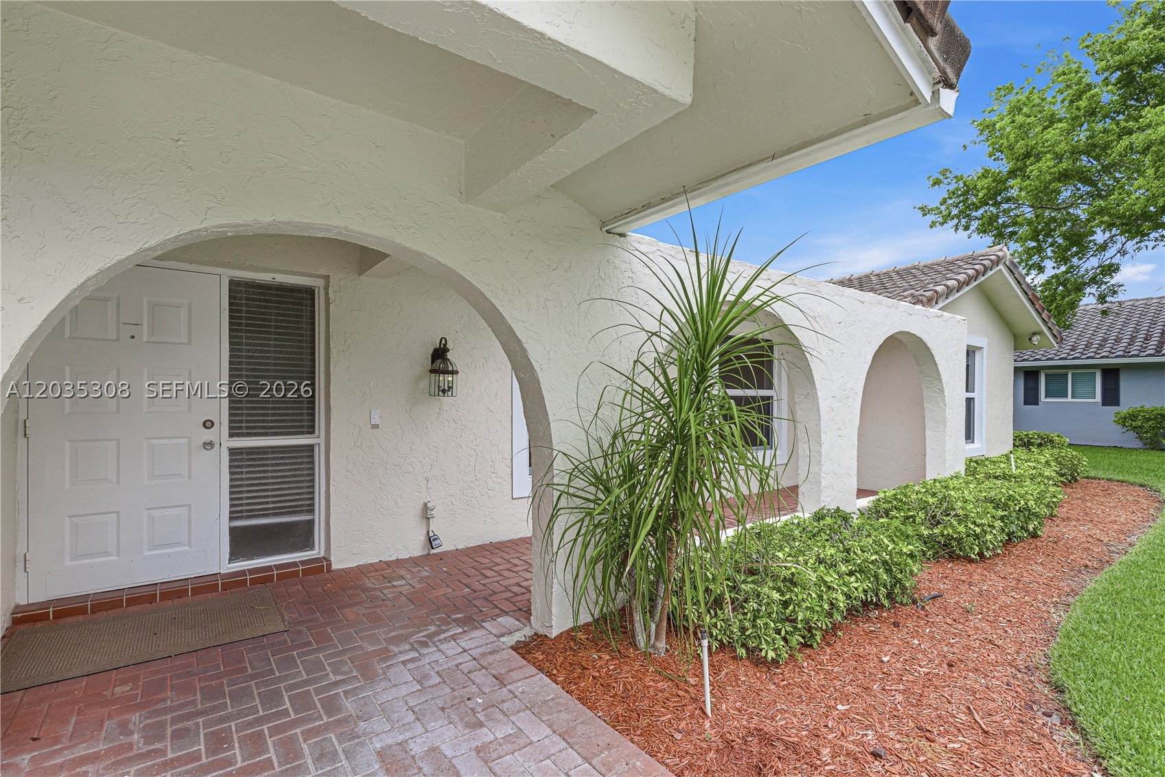 CORAL SPRINGS COUNTRY CLU - Residential