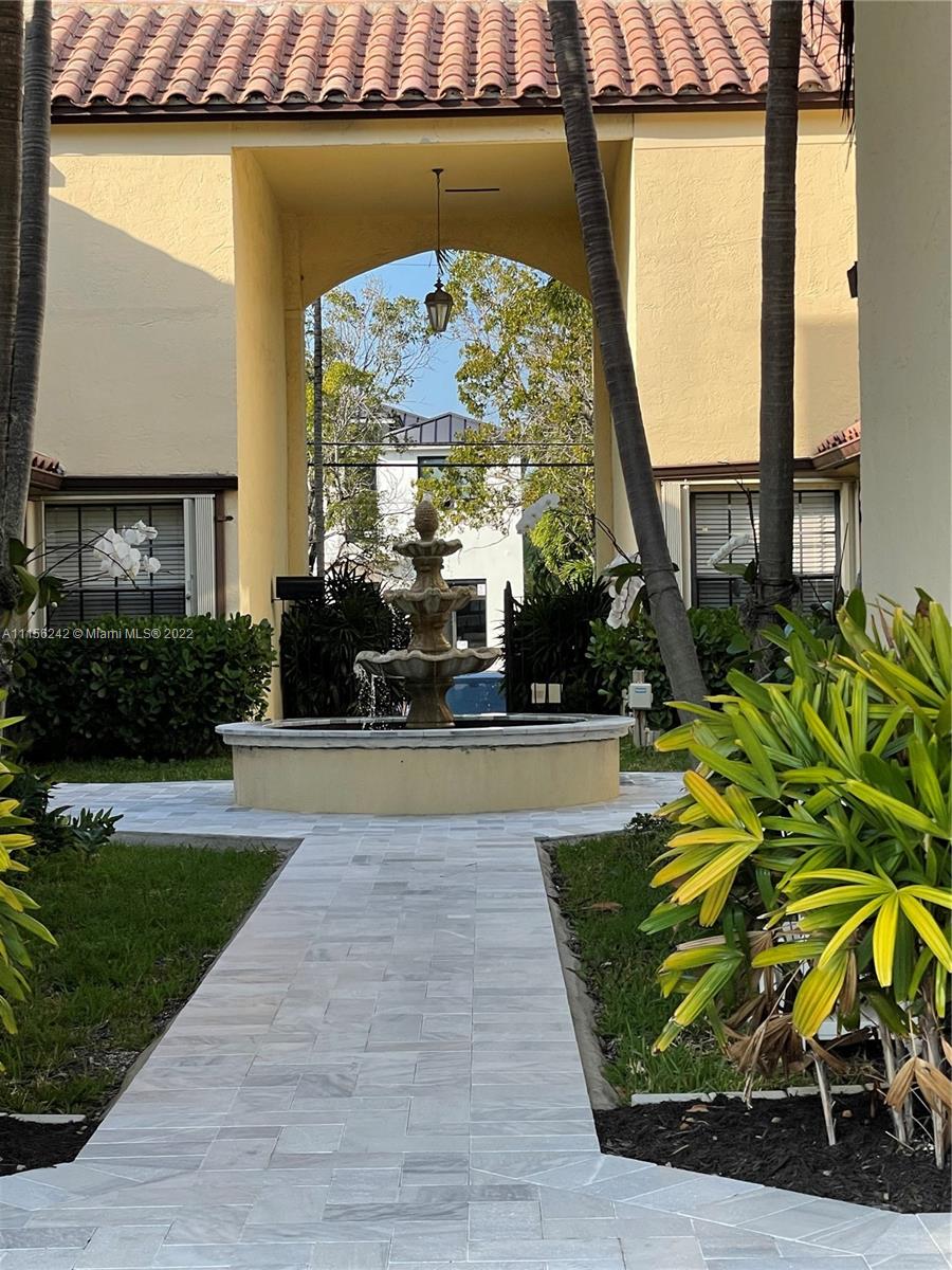 LA CASA DEL RIO VISTA CON - Residential
