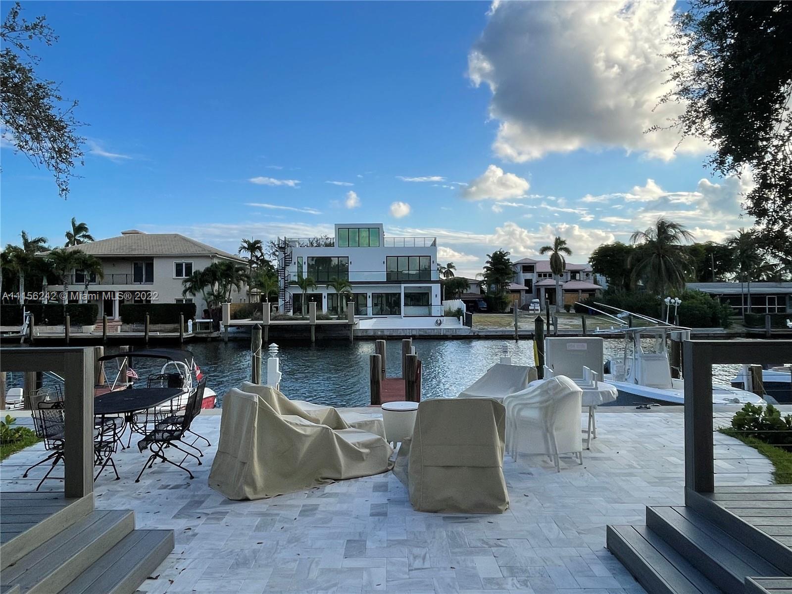 LA CASA DEL RIO VISTA CON - Residential