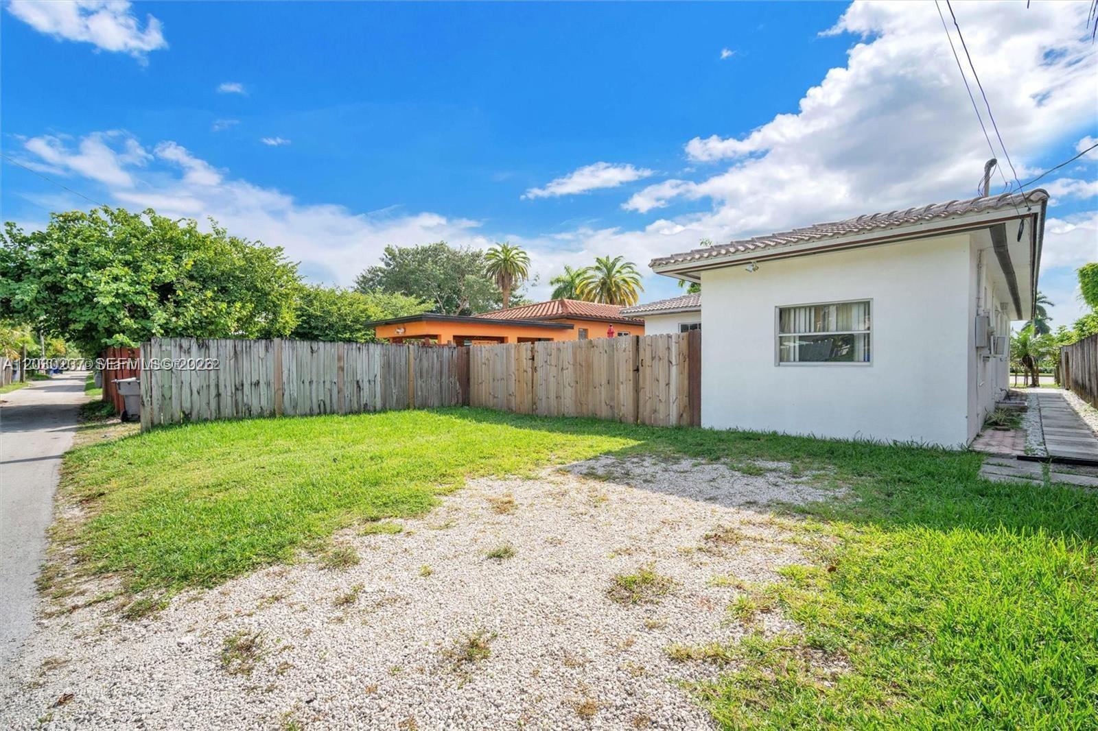HOLLYWOOD - Residential Lease