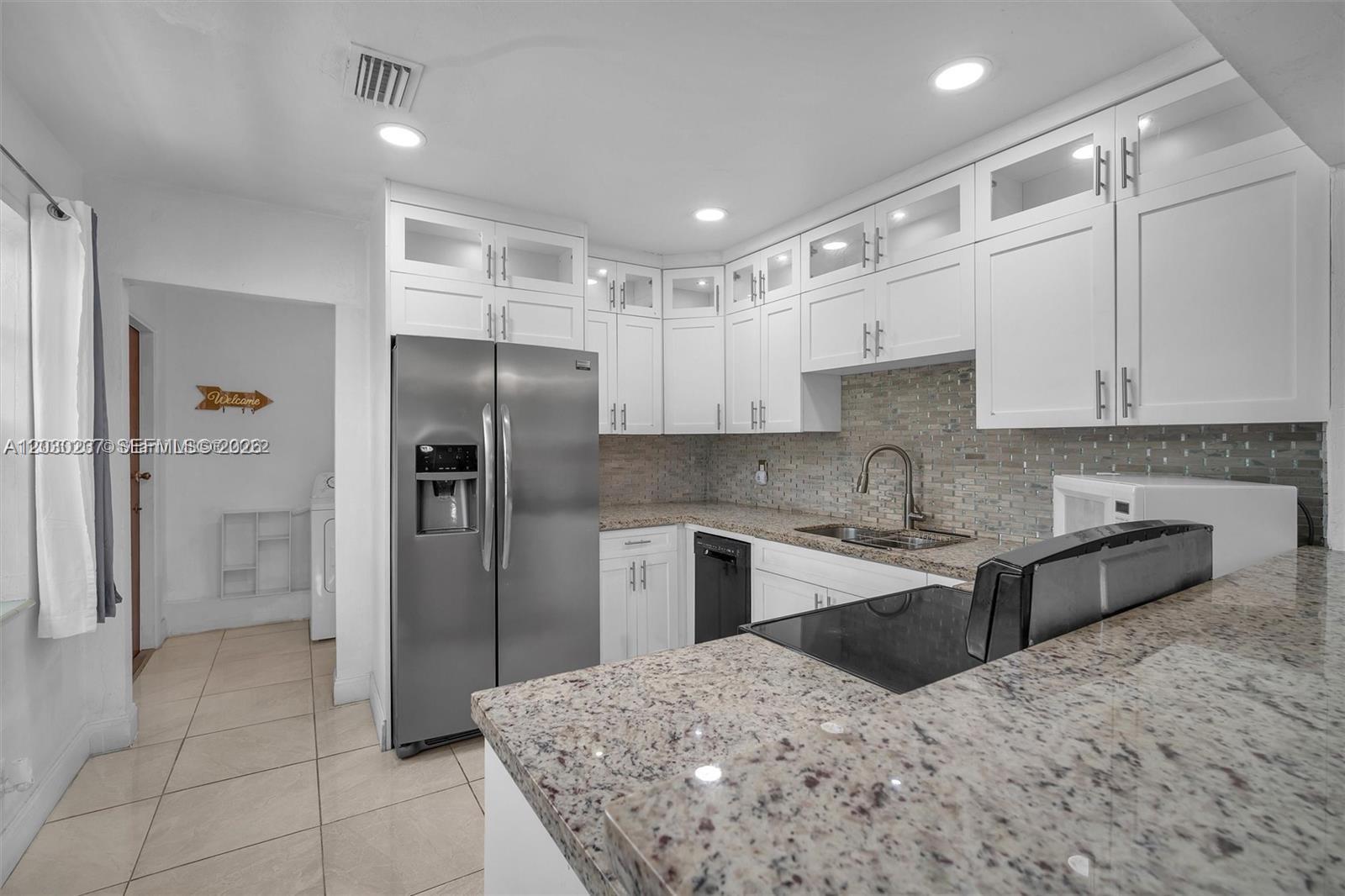 HOLLYWOOD - Residential Lease