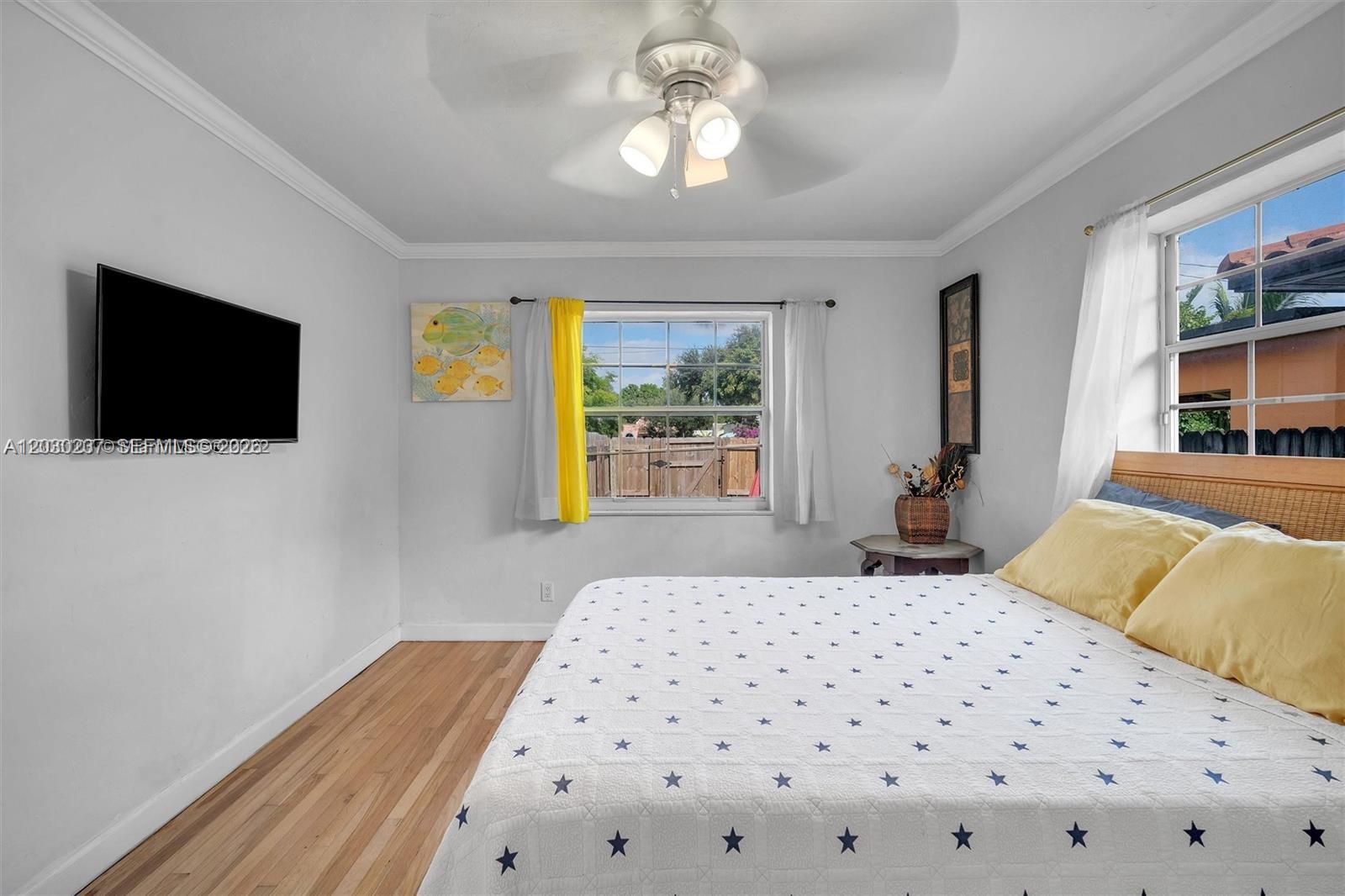 HOLLYWOOD - Residential Lease